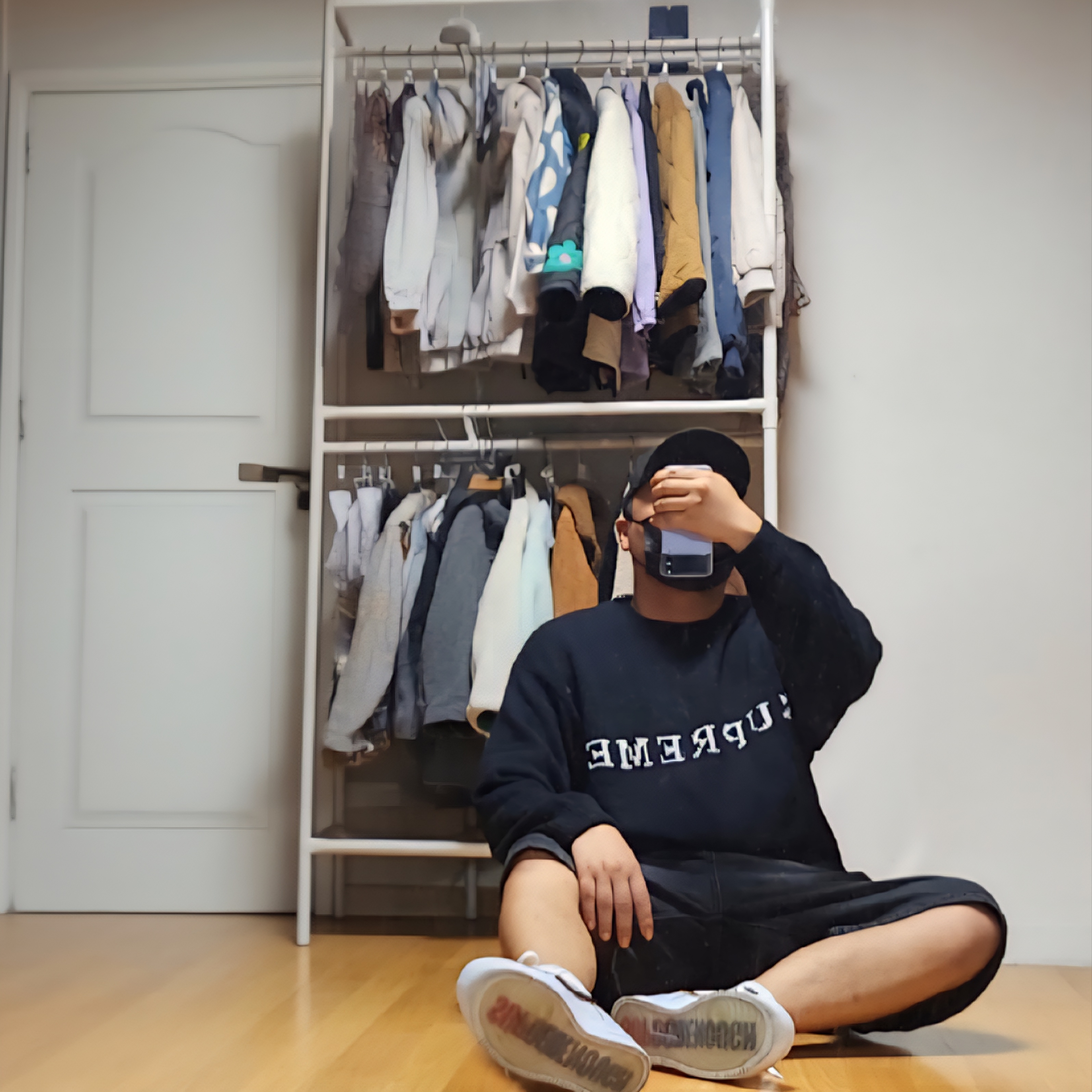 Supreme Contrast Logo Sweater Black - 25SS, Nike x Supreme x GOODENOUGH Air Force 1 Low White - 25SS 착용 스타일