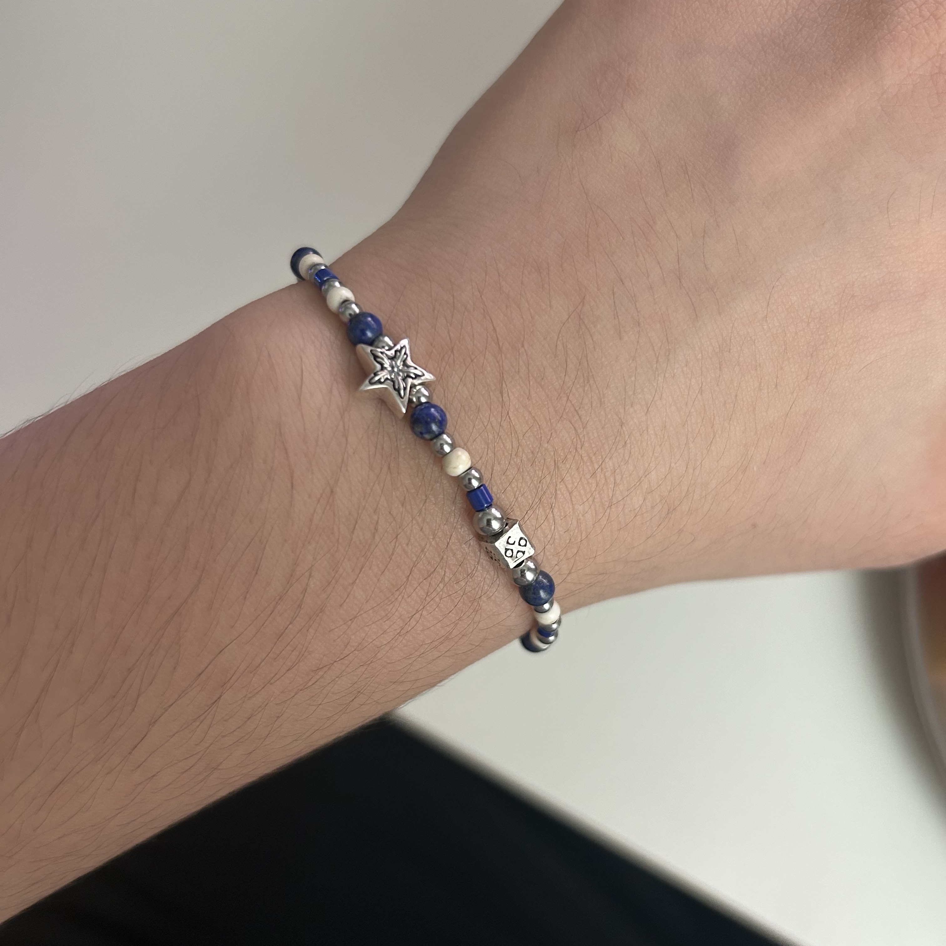 [KREAM 단독] Scudo Ice Blue Sea Star Beads 착용 스타일