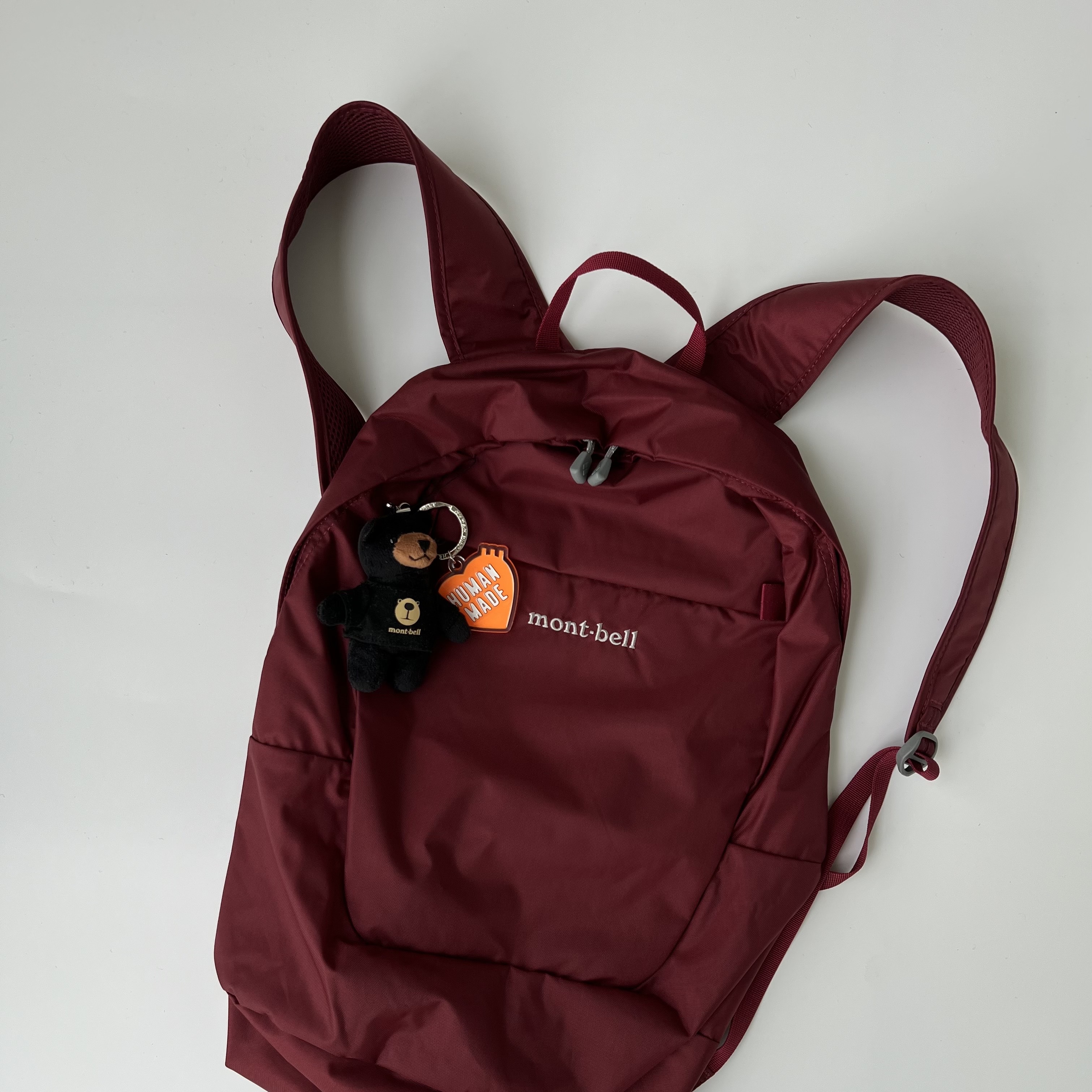 Montbell Pocketable Daypack 15 Wine Red, Montbell Pocketable Light Pack 10 Black 착용 스타일 - 2