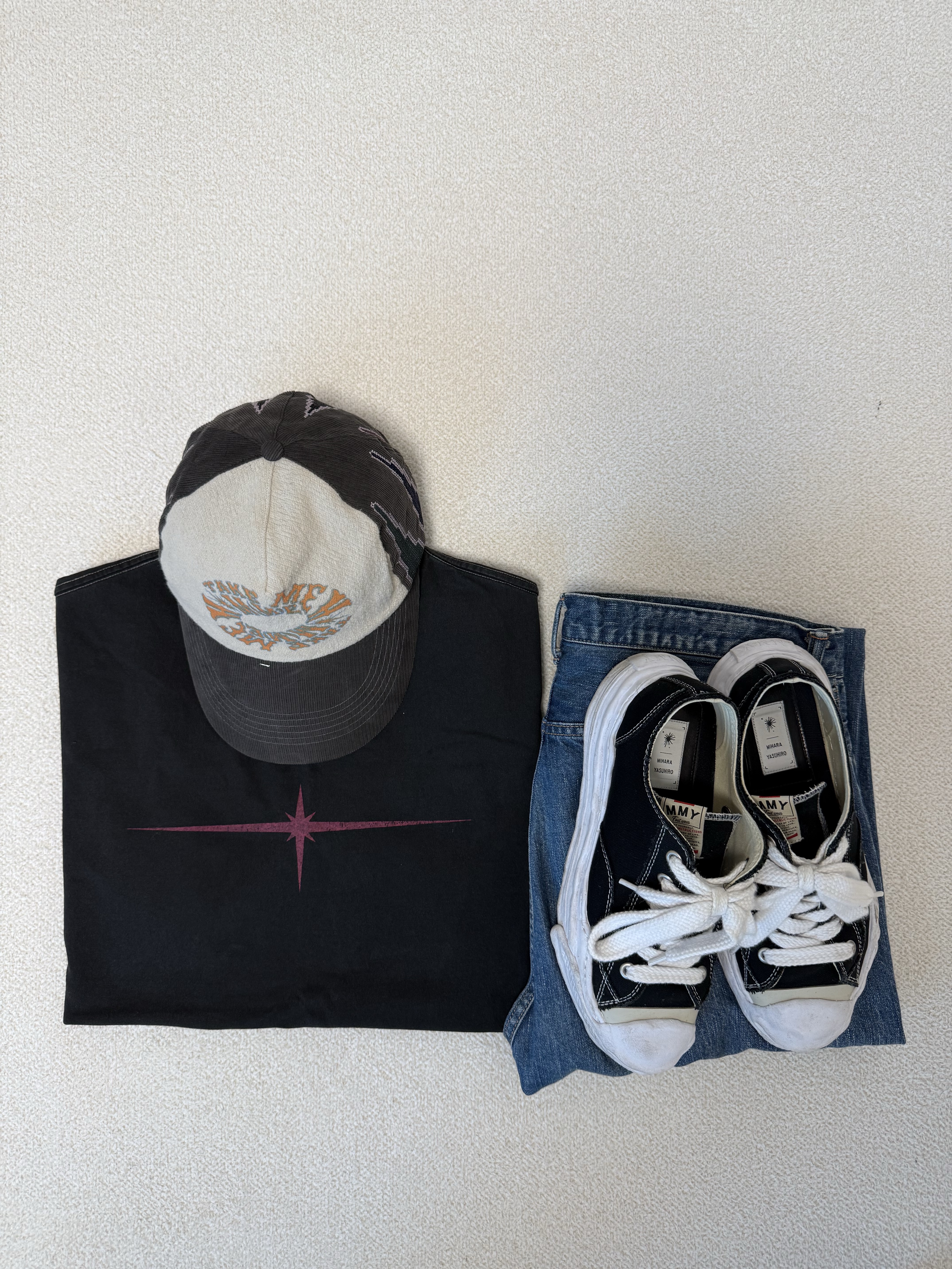 Maison Mihara Yasuhiro Hank OG Sole Canvas Low-top Sneakers Black 착용 스타일 - 1
