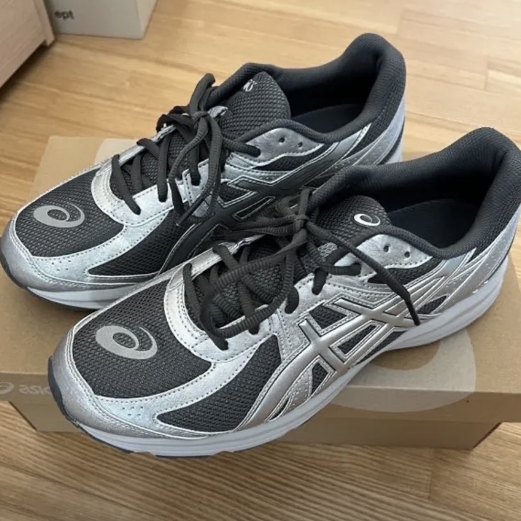 Asics Jog 100 S SMU Sheet Rock Pure Silver - 2E Wide 착용 스타일