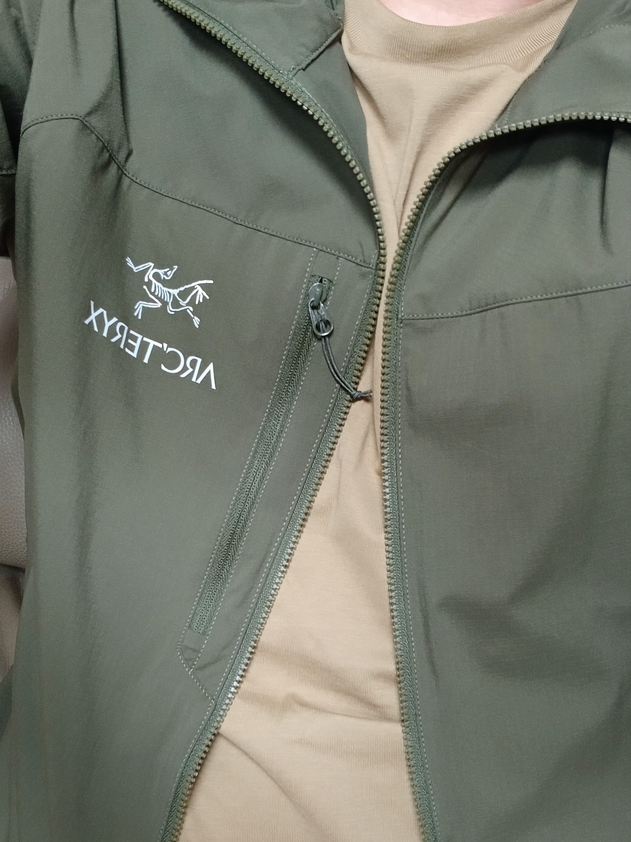 Arc'teryx Kragg SL Cotton Bird Word SS T-Shirt Canvas, Lululemon Pace Breaker Linerless Shorts 5 Inch Black 착용 스타일 - 3