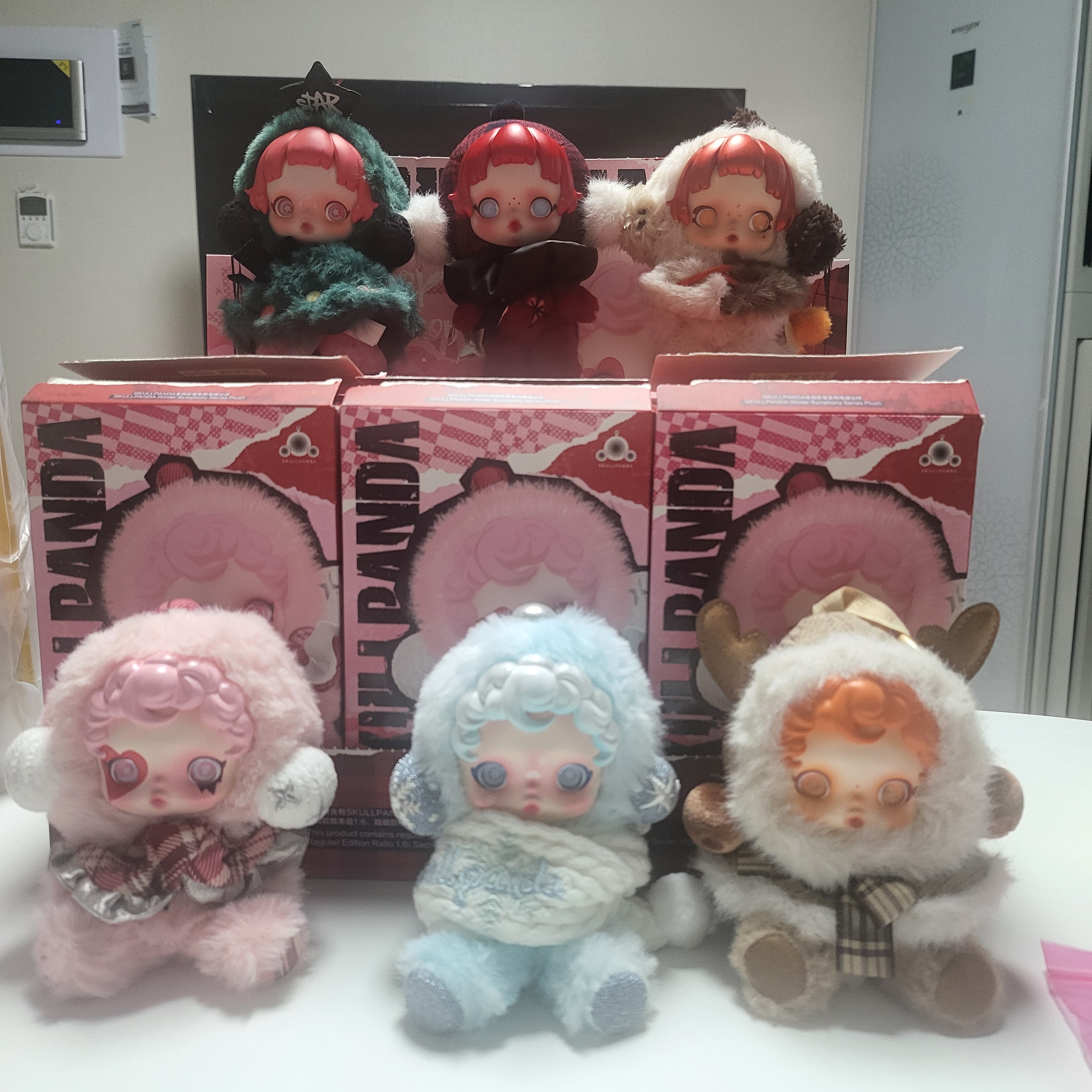 Pop Mart Skullpanda Winter Symphony Series Keyring Sealed Case (6 Blind Boxes) 착용 스타일 - 2