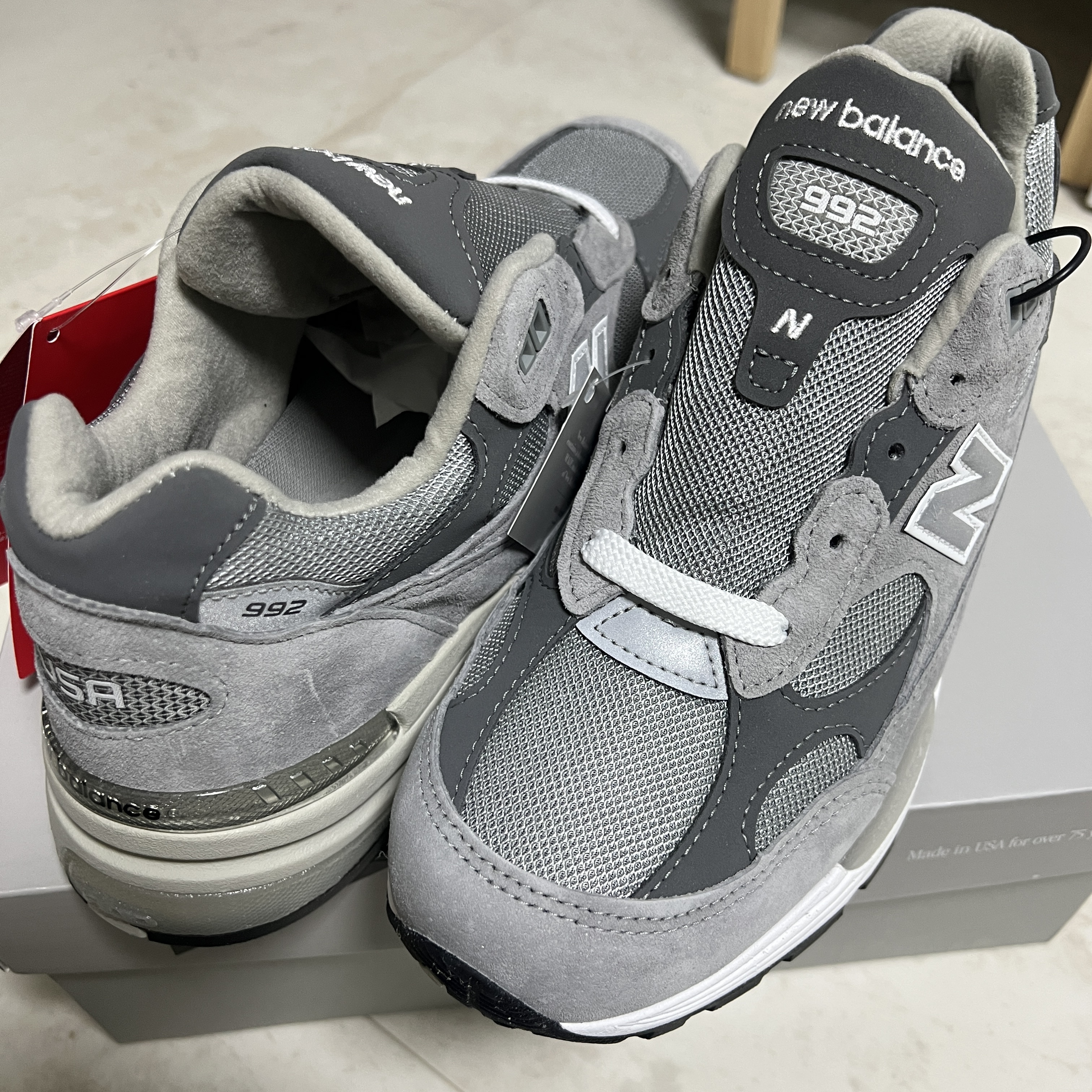 New Balance 992 Made in USA Core Grey Silver Metallic, Polyteru Human Index index 1/2 Cargo Pants Black 착용 스타일 - 3