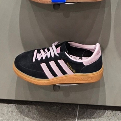 (W) Adidas Spezial Handball Core Black Clear Pink 착용 스타일