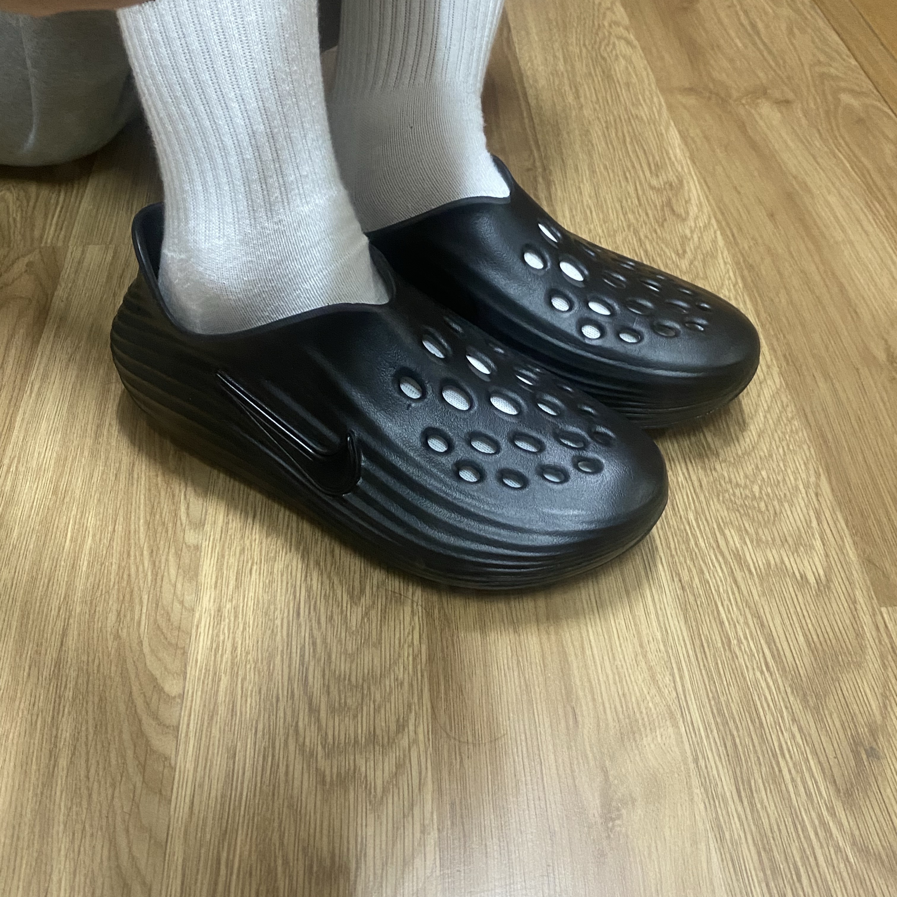 (W) Nike ReactX Rejuven8 Black 착용 스타일 - 4