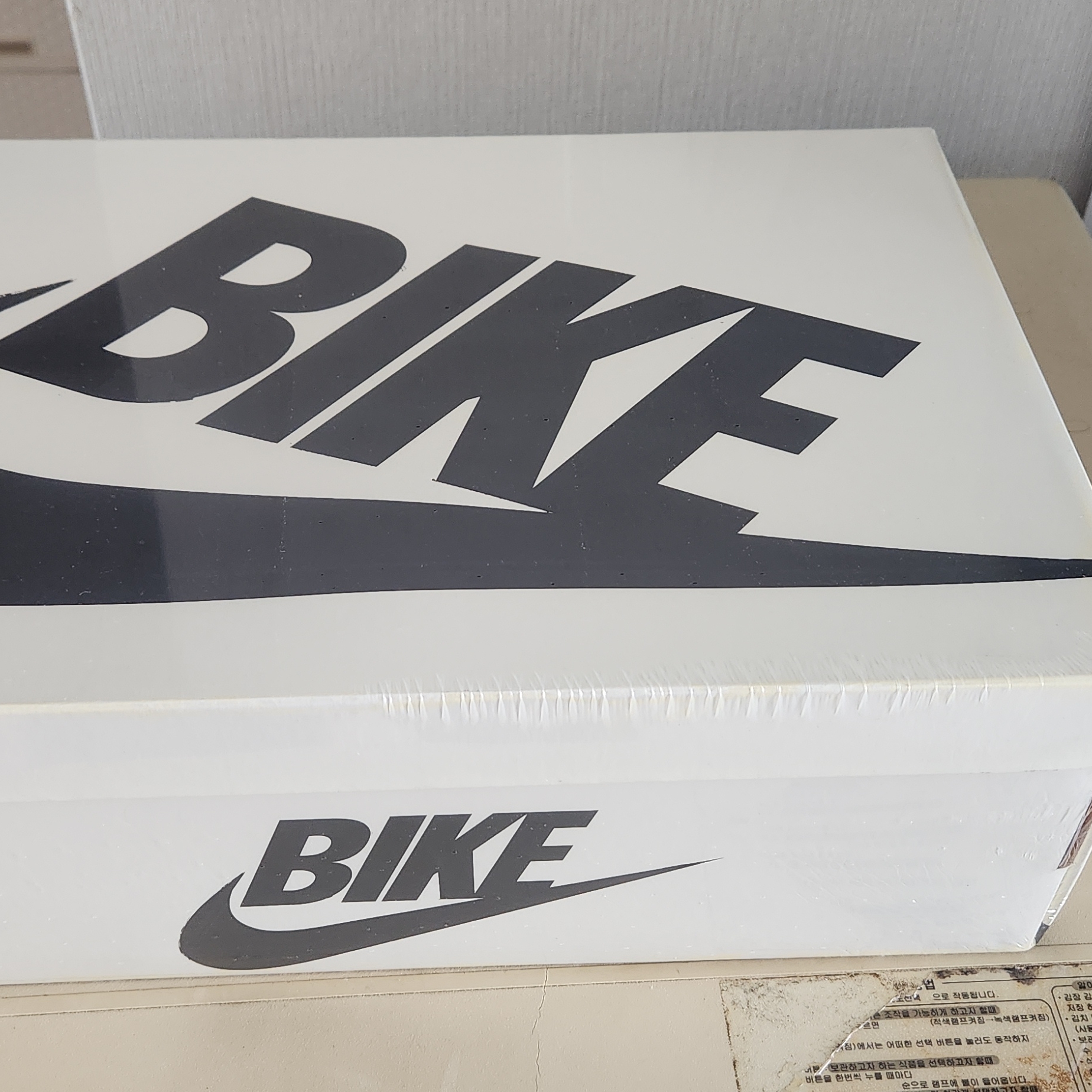 Jordan 1 x Nigel Sylvester Retro Low OG Better With Time 착용 스타일 - 1