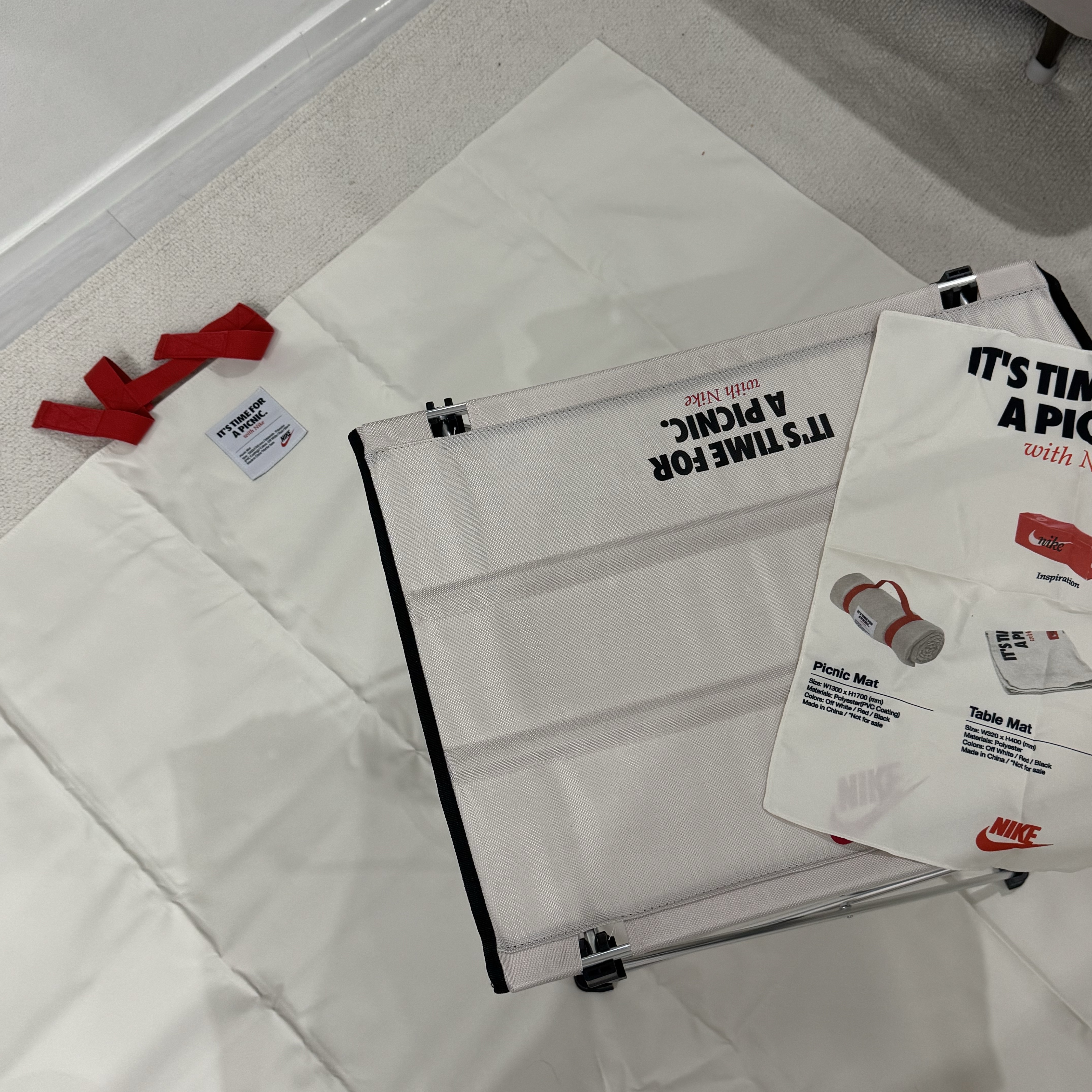 Nike Members Days Daily Check-In Gift Set Picnic Mat & Picnic Table & Table Mat (6700 Limited) 착용 스타일 - 3