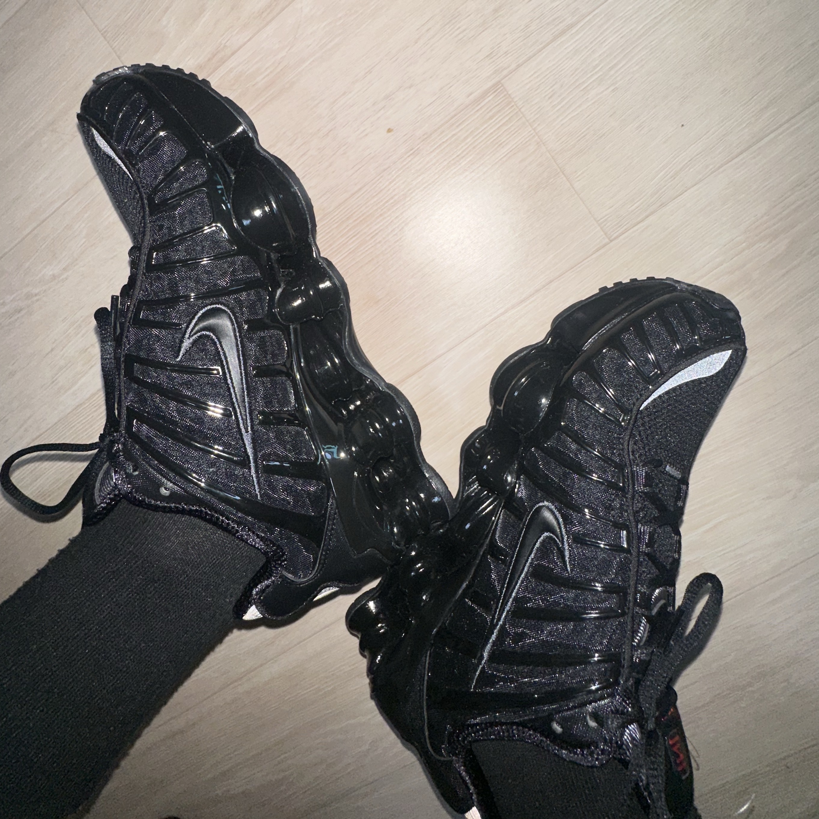 (W) Nike Shox TL Black and Max Orange 착용 스타일
