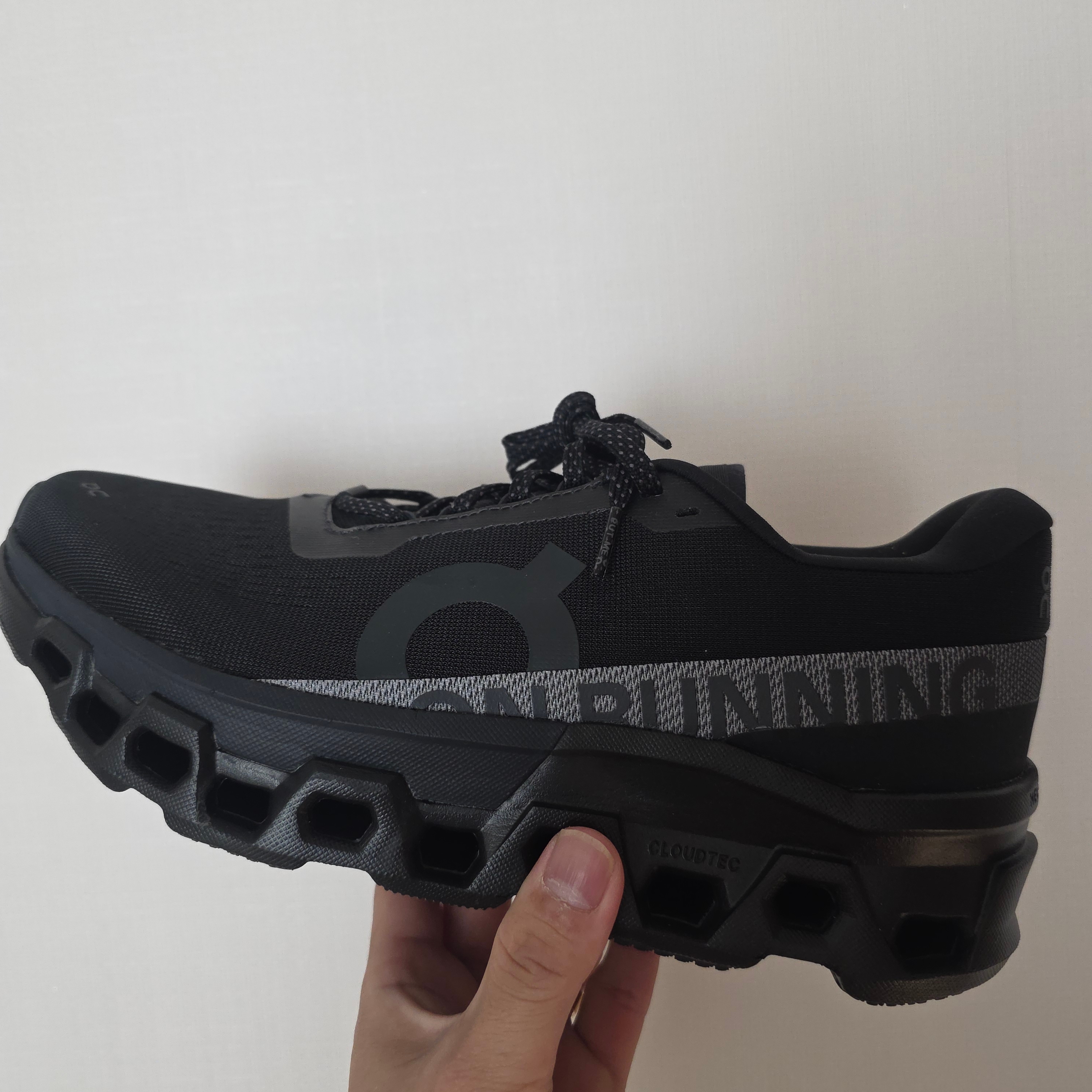 On Running Cloudmonster 2 Black 착용 스타일