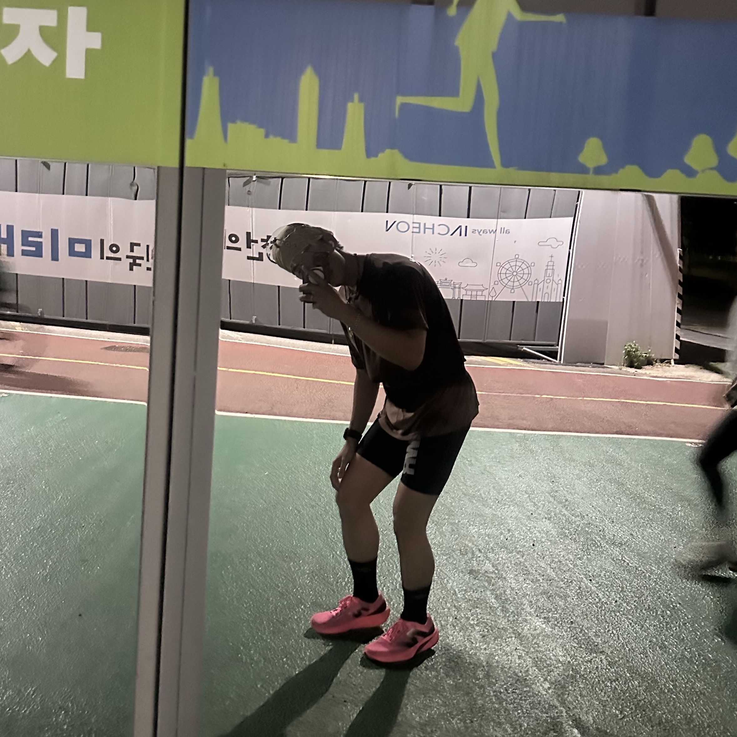 New Balance Fuelcell Rebel v4 Ultra Pink Black - 2E Wide, [KREAM 단독] runwhither Half Tights Navy 착용 스타일