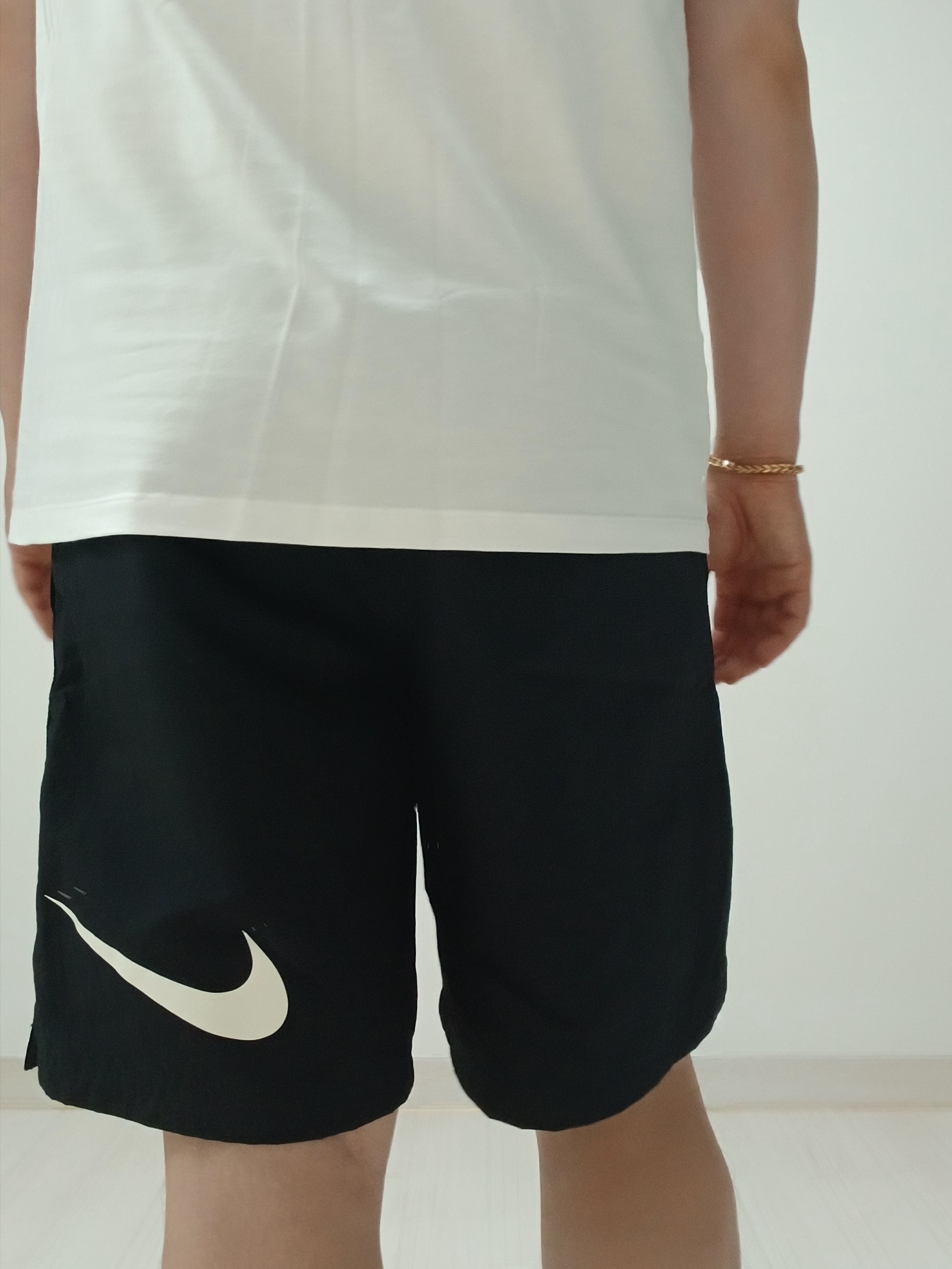 Arc'teryx Kragg SL Cotton Bird Word SS T-Shirt White Light Black, Nike x Stussy Shorts Black (FJ9167-010) 착용 스타일 - 7