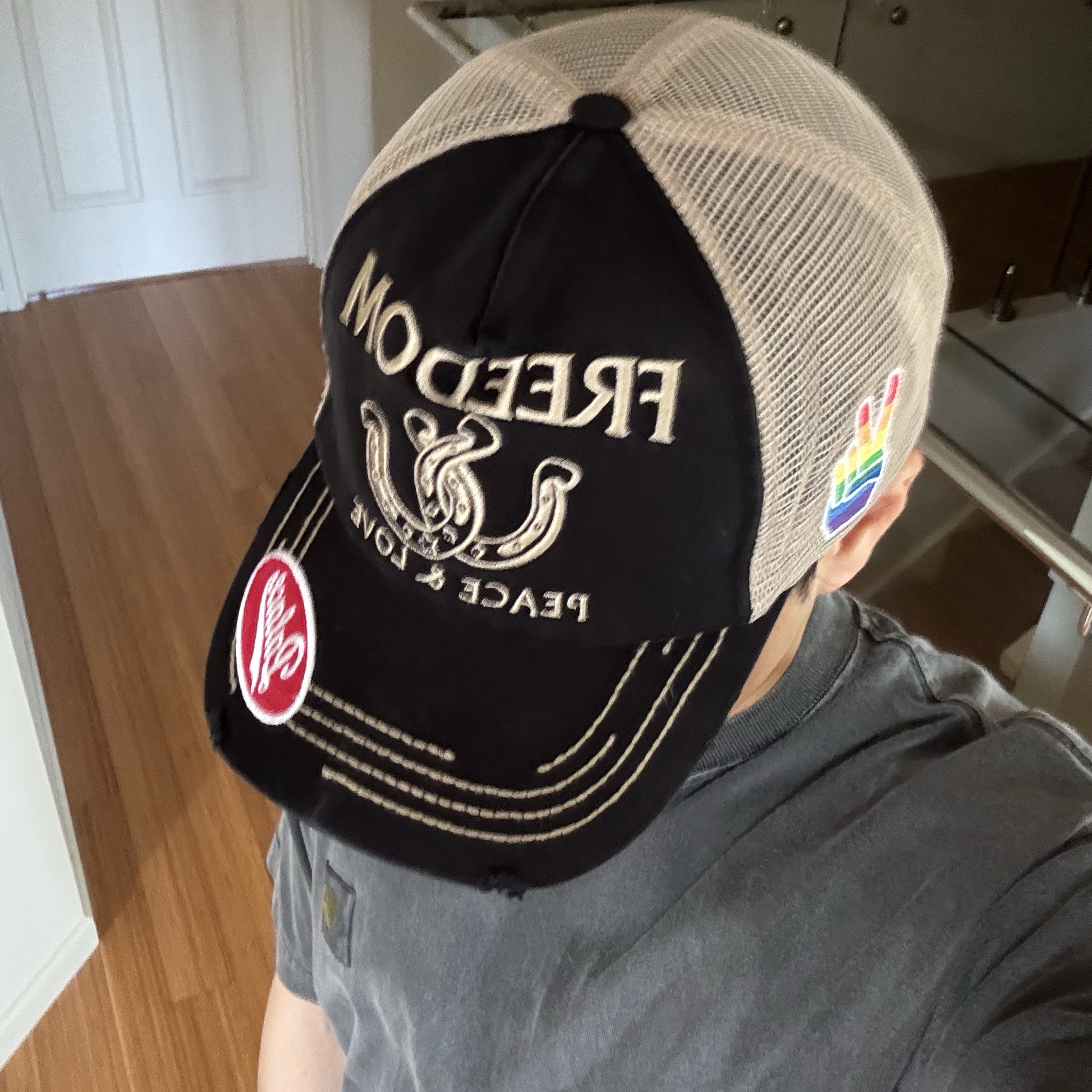 Palace Freedom Distressed Trucker Black - 25FW 착용 스타일 - 6