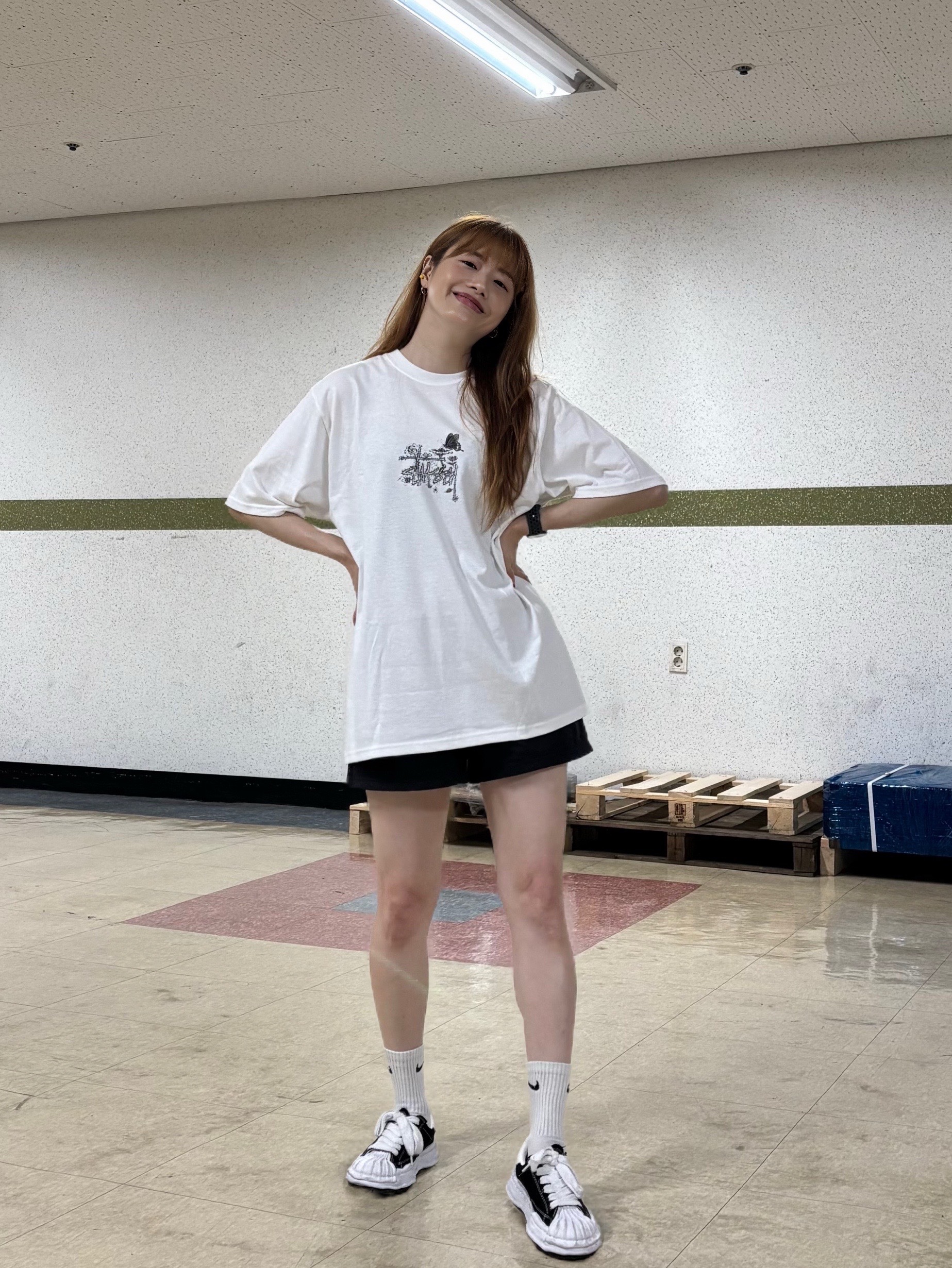 Stussy In Bloom T-Shirt White, Maison Mihara Yasuhiro Blakey OG Sole Canvas Low-top Sneakers Black White 착용 스타일 - 6