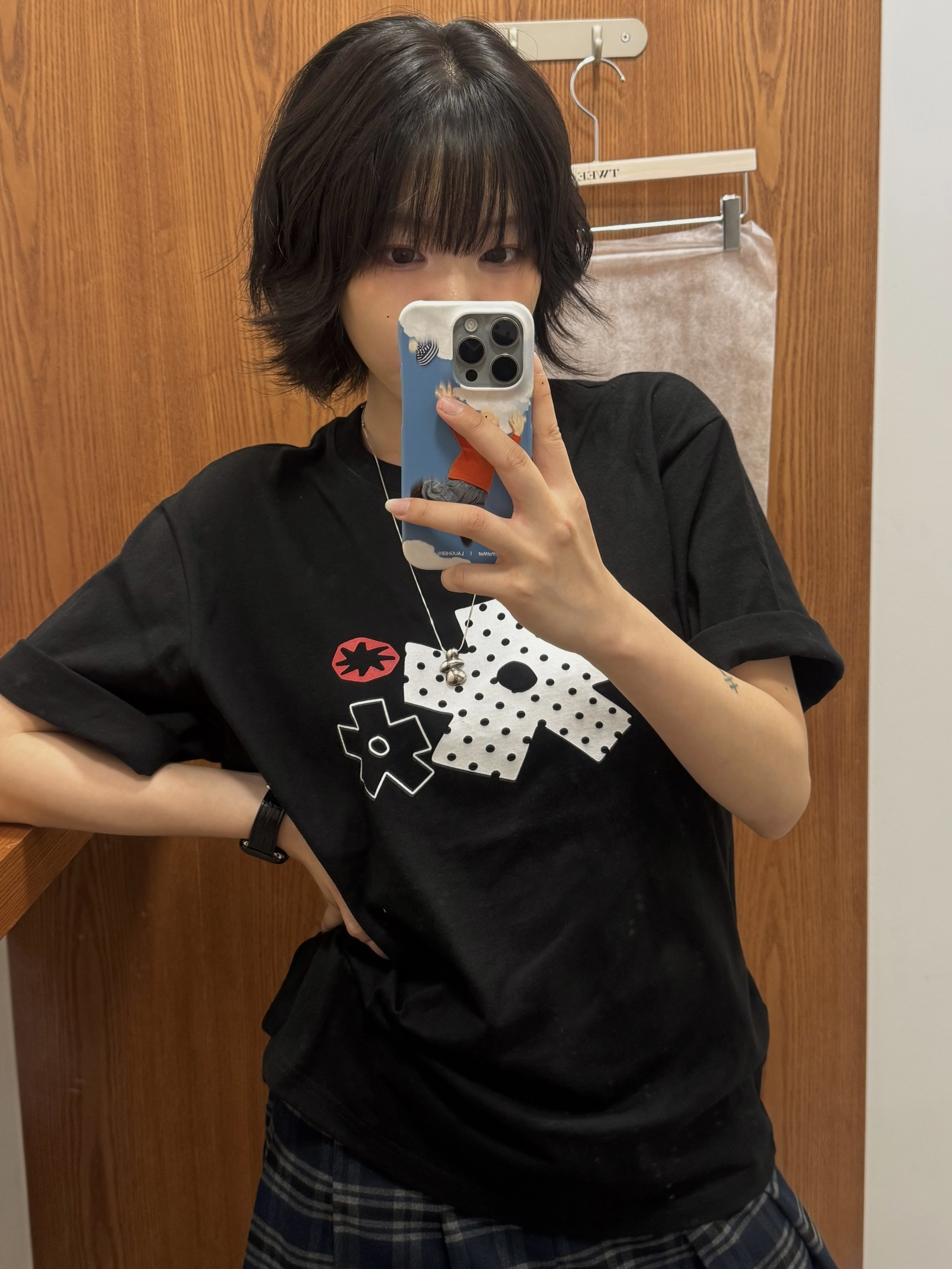 SLOW RECORD HOUSE Polka Dot Star T-Shirt Black 착용 스타일 - 3