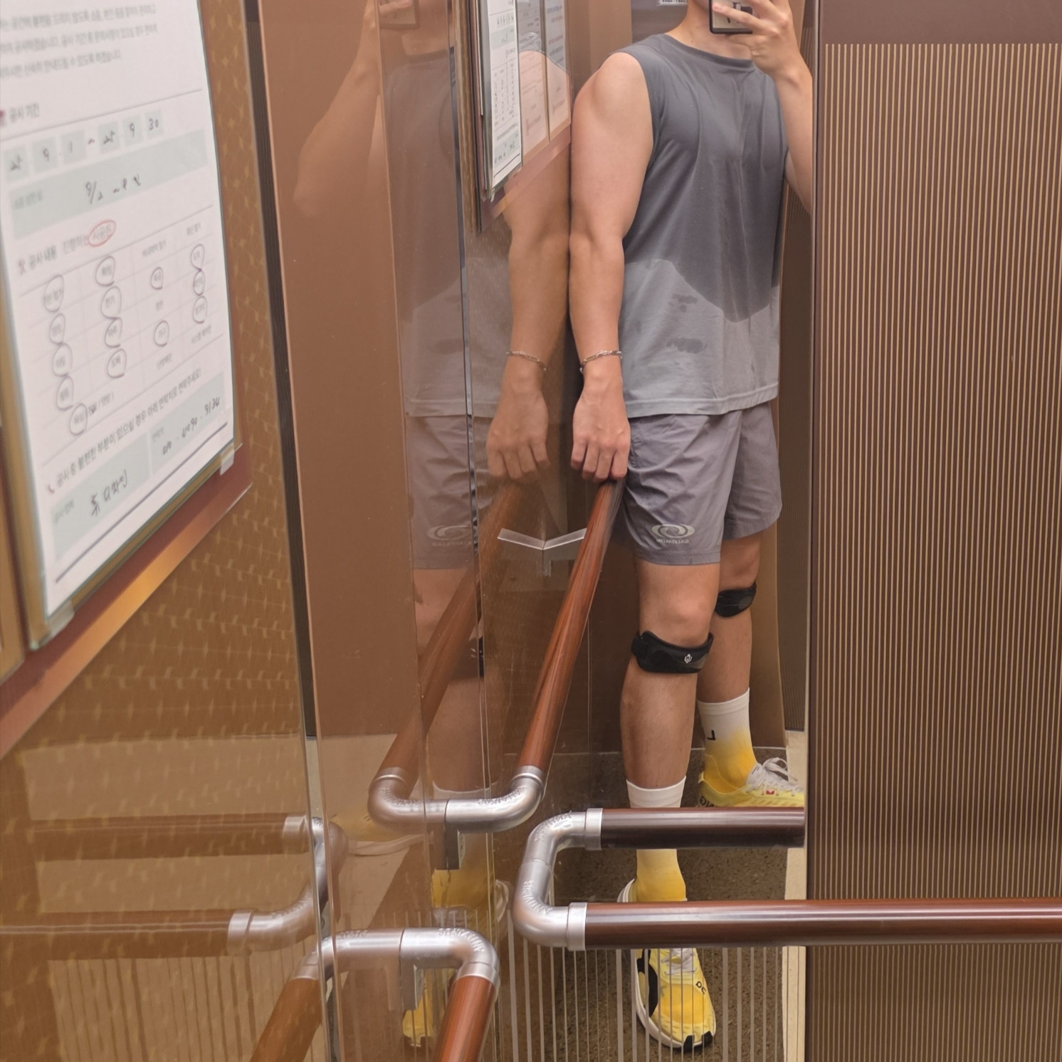 On Running Cloudboom Strike Limelight Wolf 착용 스타일 - 2