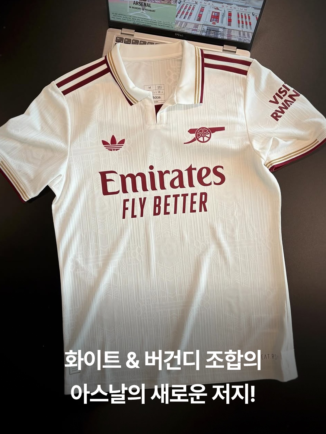 Adidas Arsenal 2025/26 3rd Jersey Cloud White Team Coll Burgundy 2 - KR Sizing (Non Marking Ver.), Adidas Arsenal 2025/26 3rd Authentic Jersey Cloud White Team Coll Burgundy 2 - KR Sizing (Non Marking Ver.) 착용 스타일 - 2