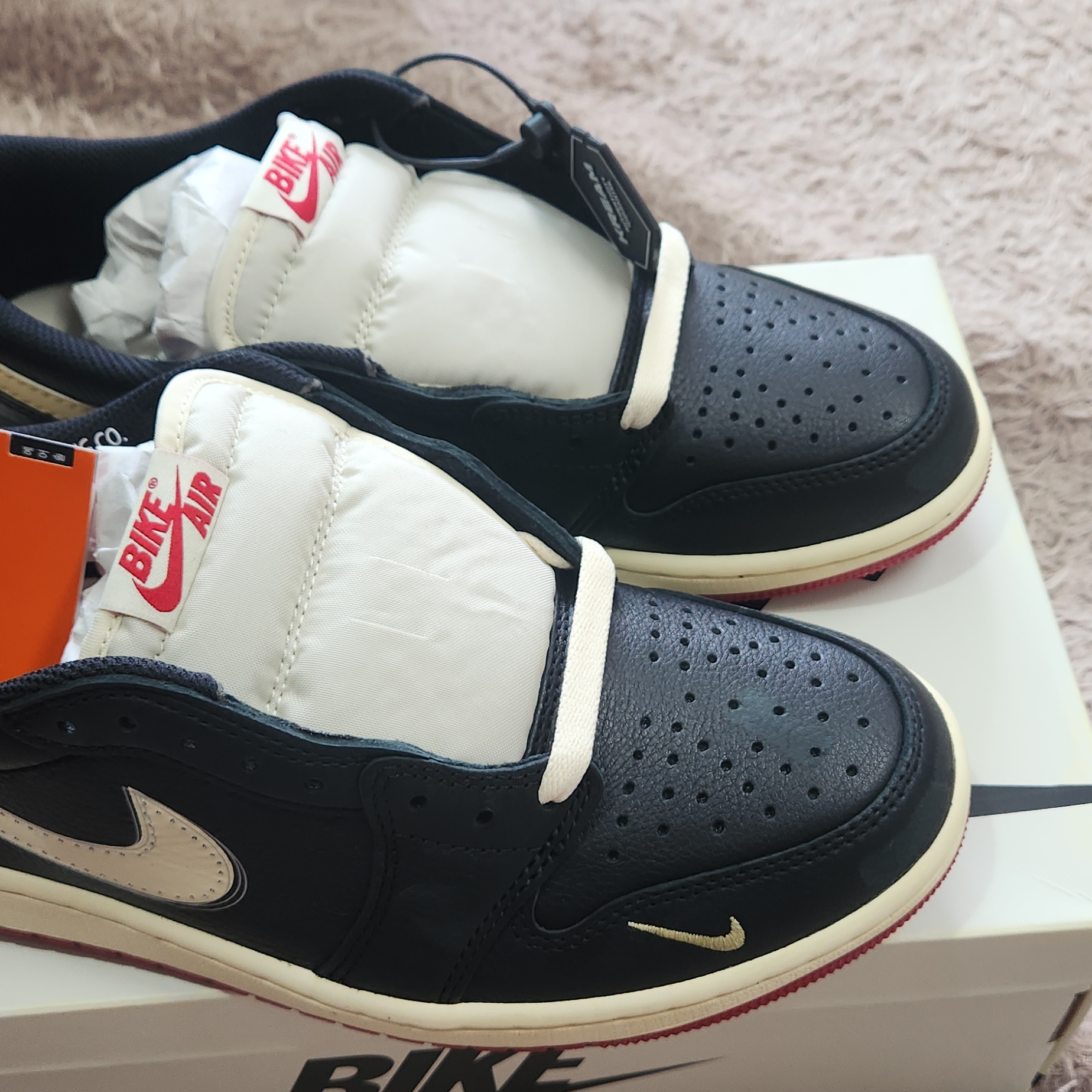 Jordan 1 x Nigel Sylvester Retro Low OG Better With Time 착용 스타일 - 2