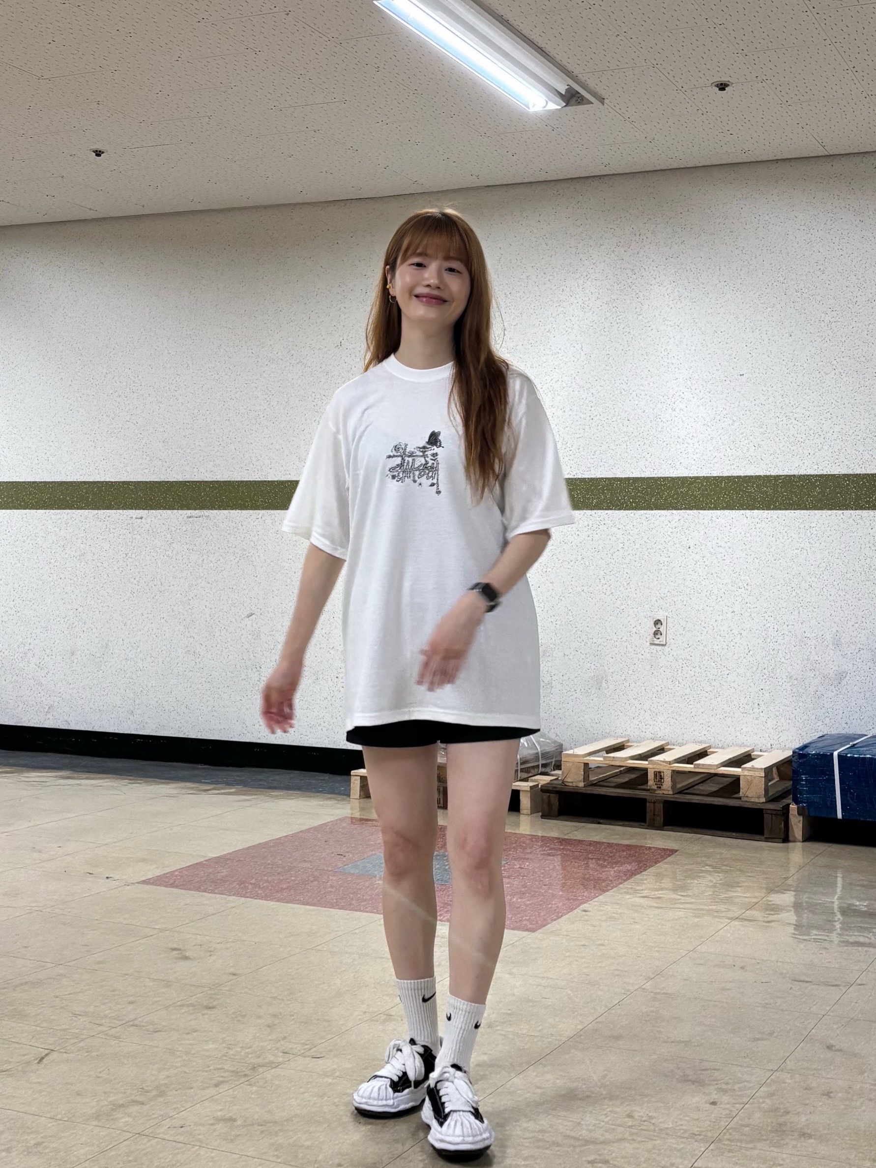 Stussy In Bloom T-Shirt White, Maison Mihara Yasuhiro Blakey OG Sole Canvas Low-top Sneakers Black White 착용 스타일 - 4