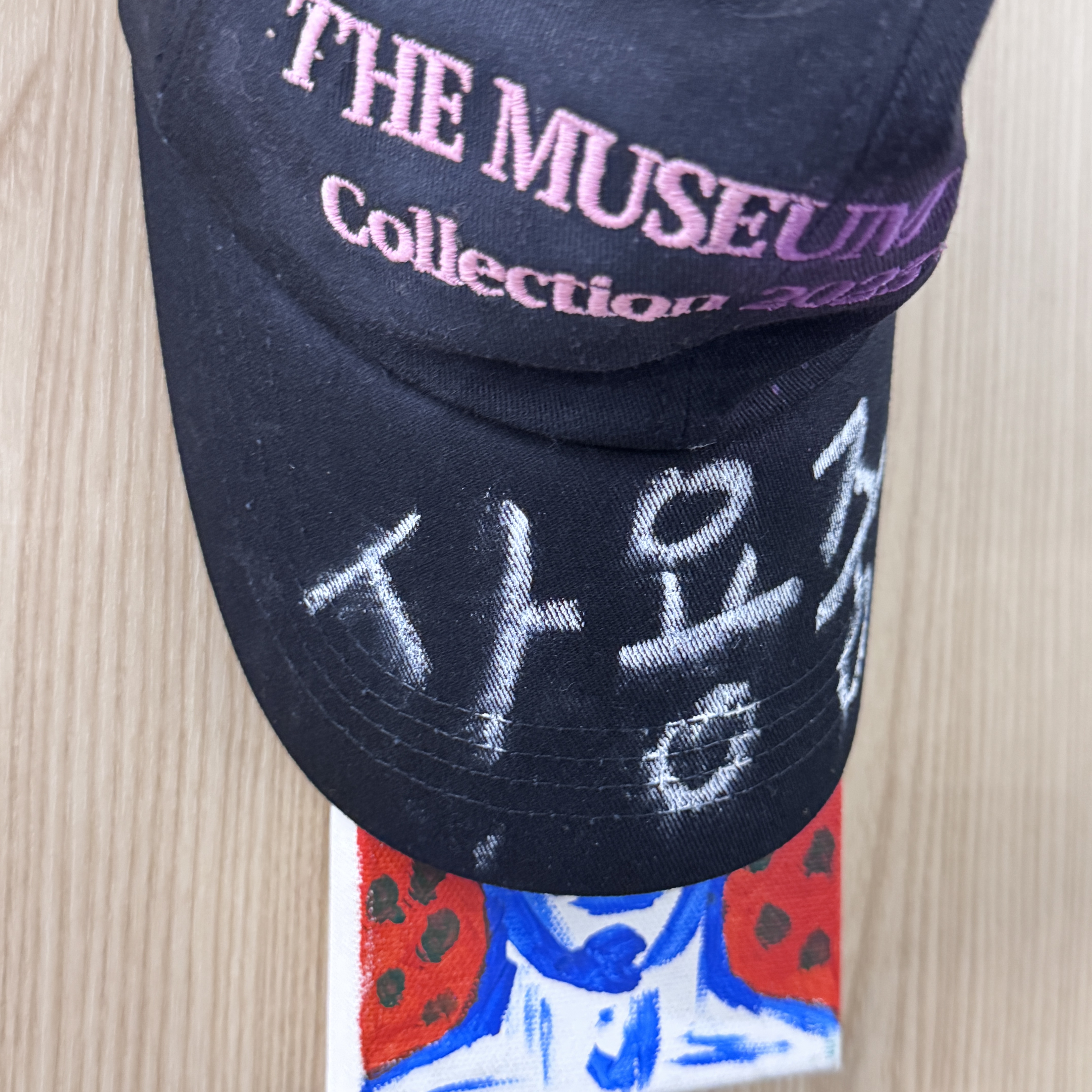Stussy Washed Stock Bucket Hat Charcoal, Gentle Monster x Maison Margiela MM005 White Black 착용 스타일 - 4