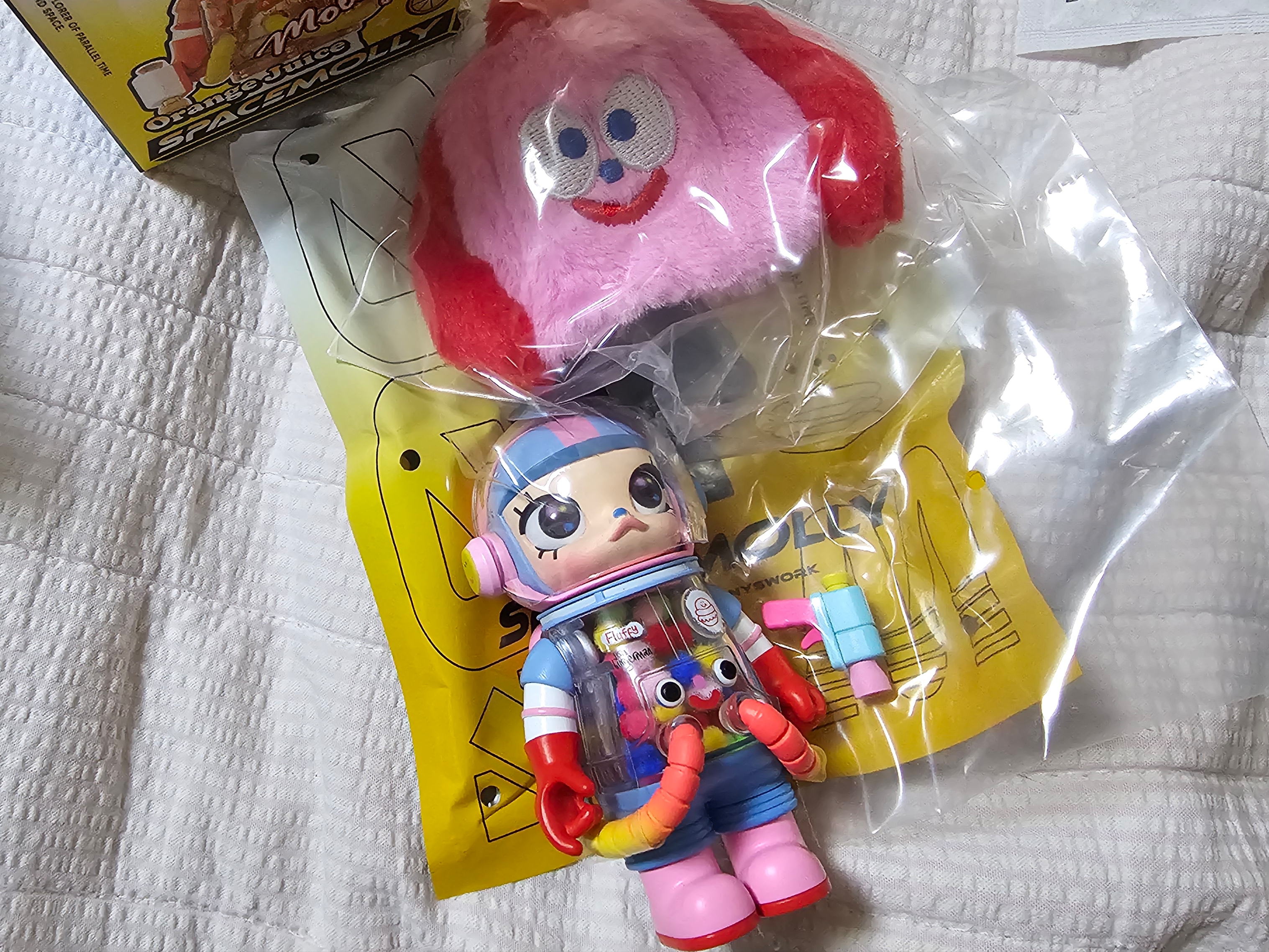 Pop Mart Mega Space Molly 100% Series4 Jon Burgerman (Opened Case) 착용 스타일 - 1