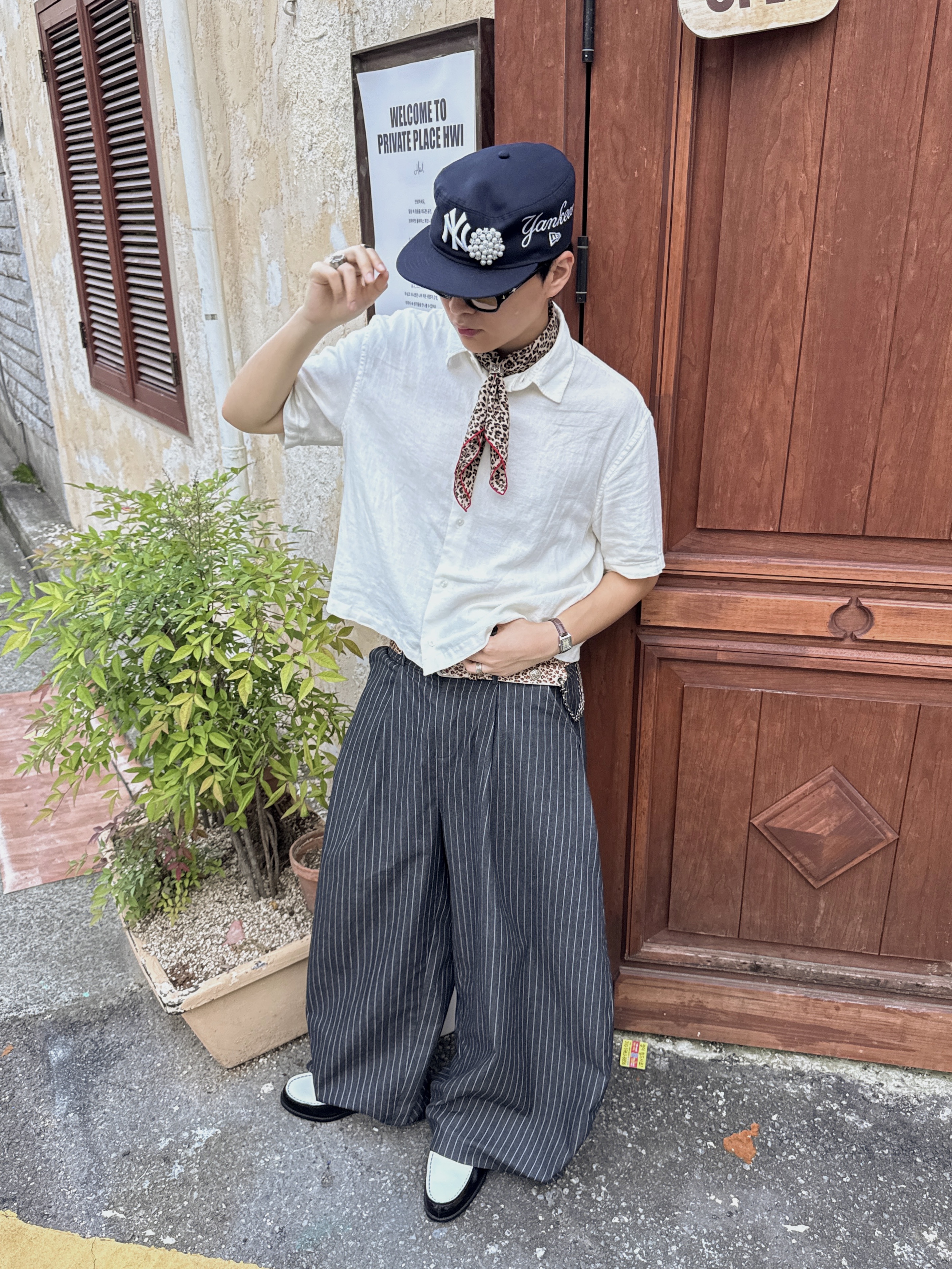Haruta HS-906 Penny Loafer Black & White, New Era MLB New York Yankees Pillbox Series Ball Cap Navy 착용 스타일 - 4