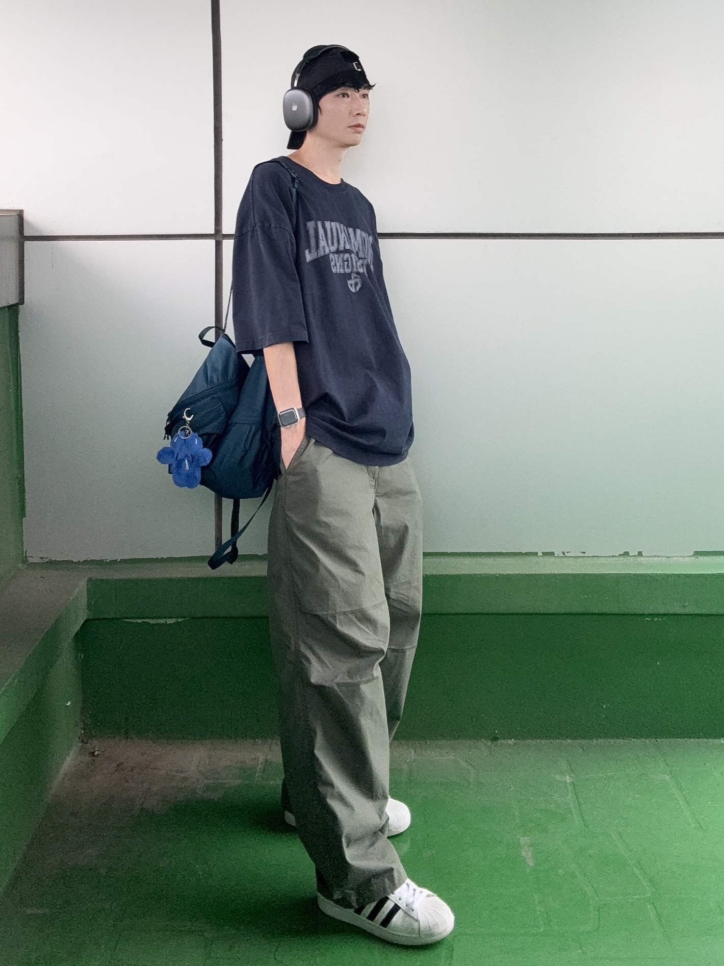 Adidas Superstar White Black, Uniqlo C Wide Parachute Pants Olive - KR 착용 스타일 - 6
