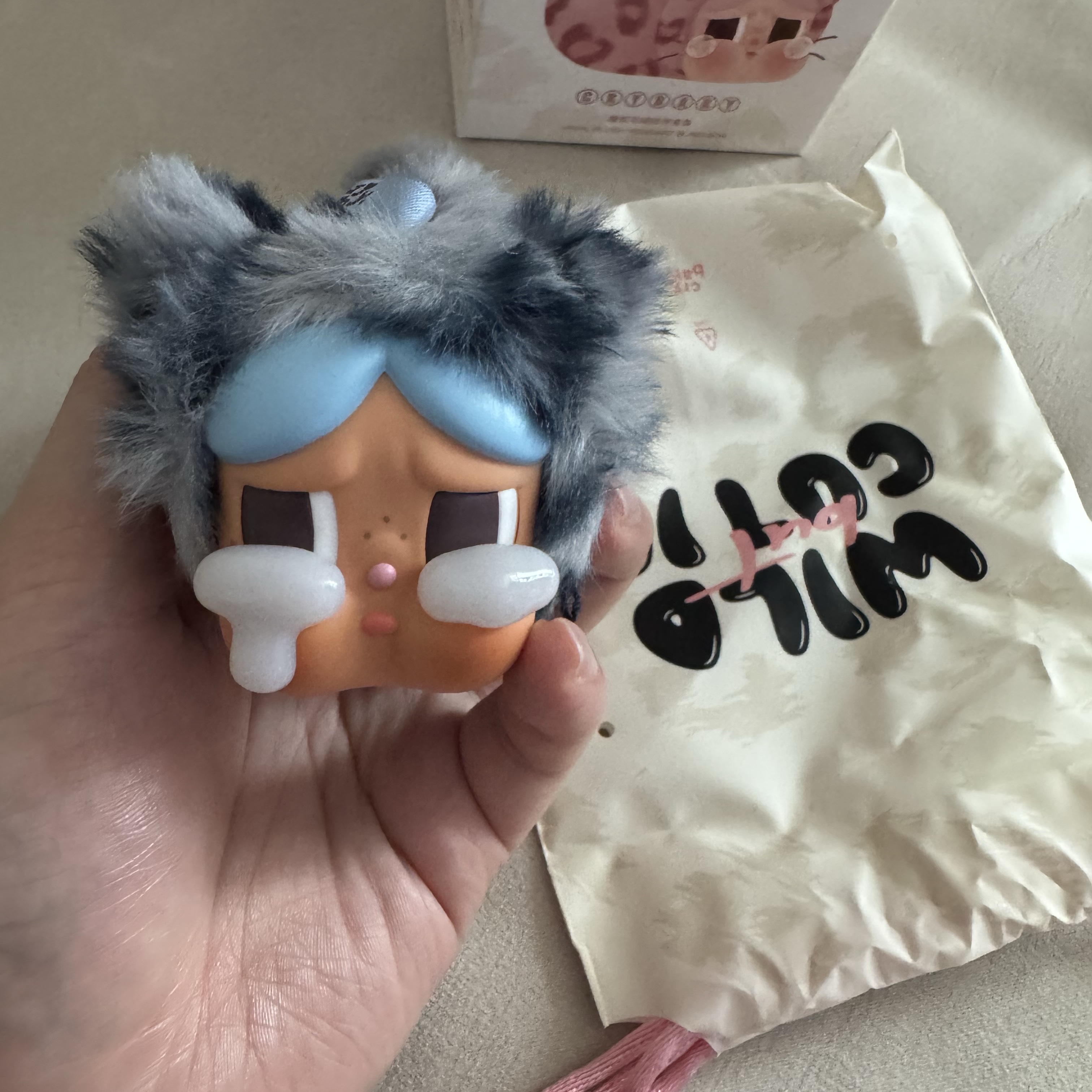 Pop Mart Crybaby Wild But Cutie Series Vinyl Plush Pendant Denim Cutie (Opened Case) 착용 스타일