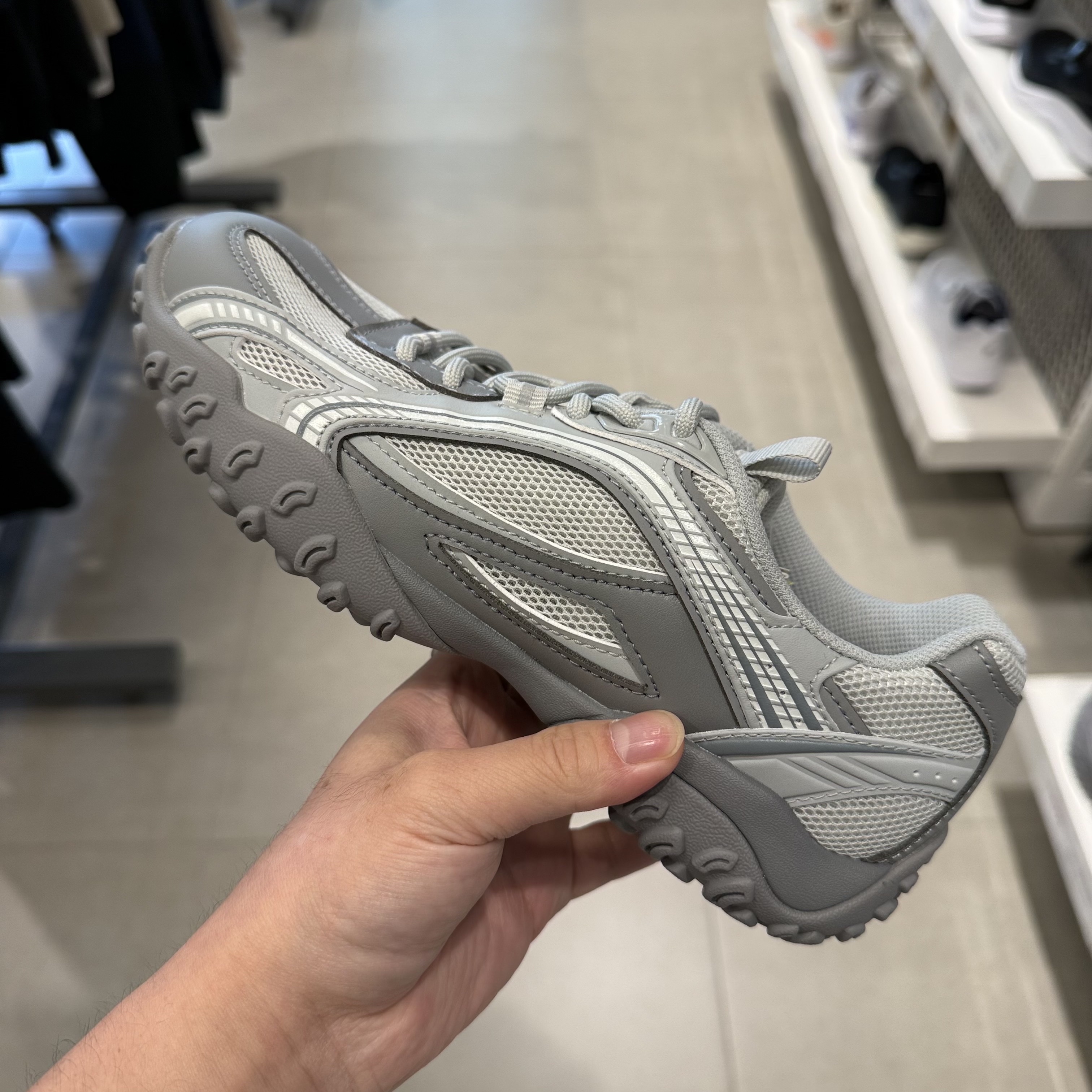 Fila Echappe MS Triple Grey 착용 스타일 - 1