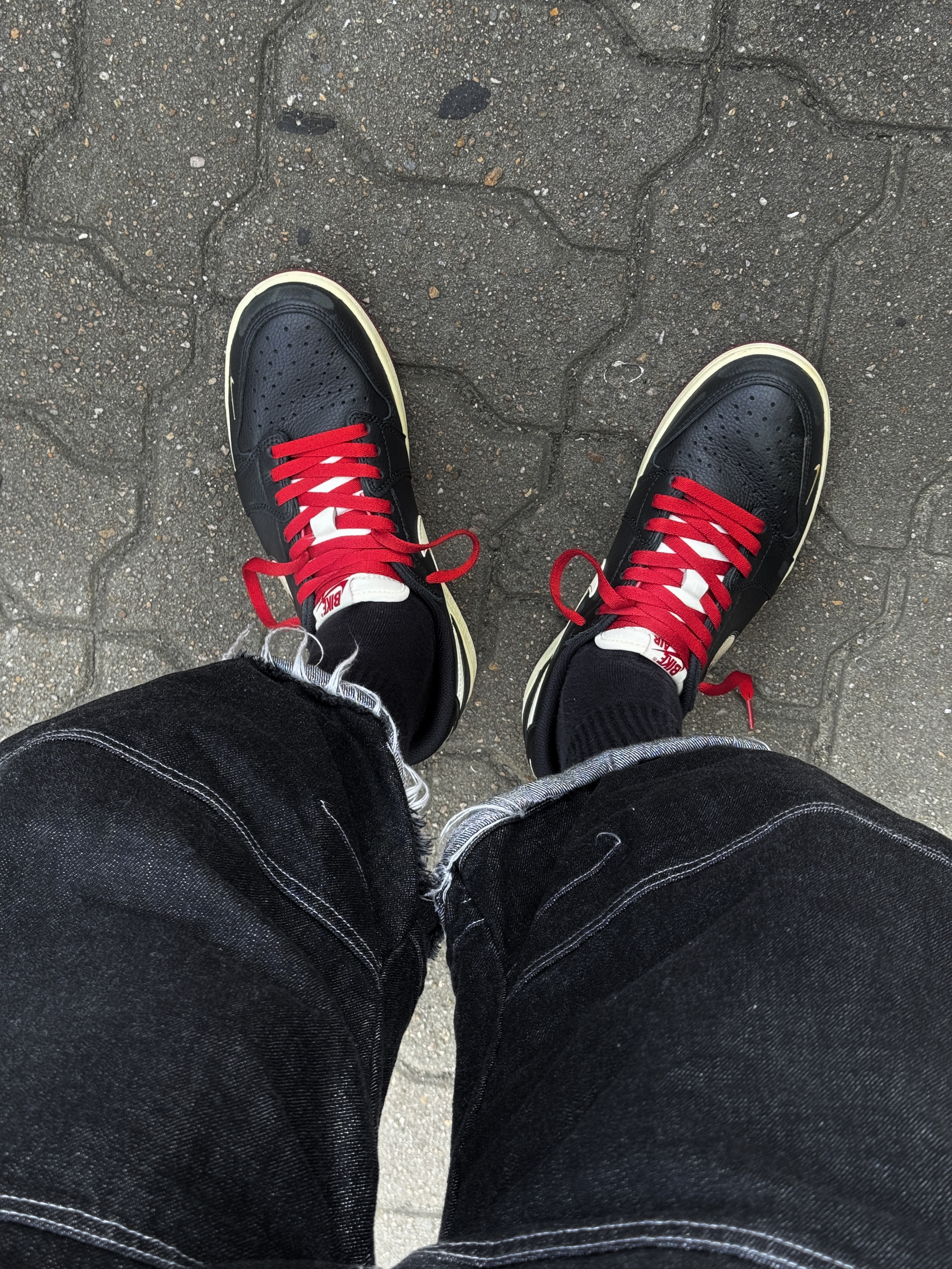 Jordan 1 x Nigel Sylvester Retro Low OG Better With Time, CAVISH Twin Star Ringer SS Tee Grey 착용 스타일 - 3