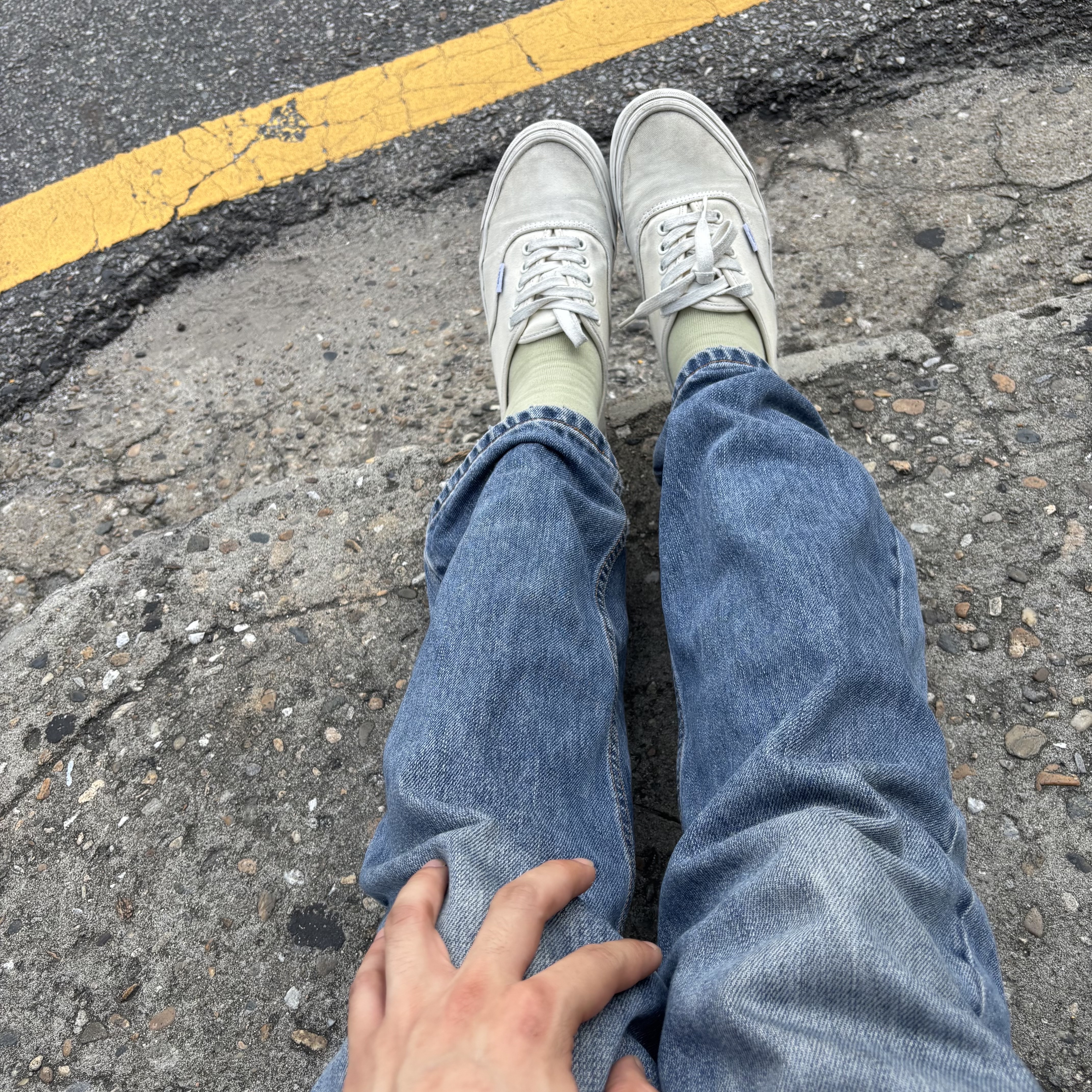 Vans Vault OG Authentic LX Classic White 착용 스타일 - 2