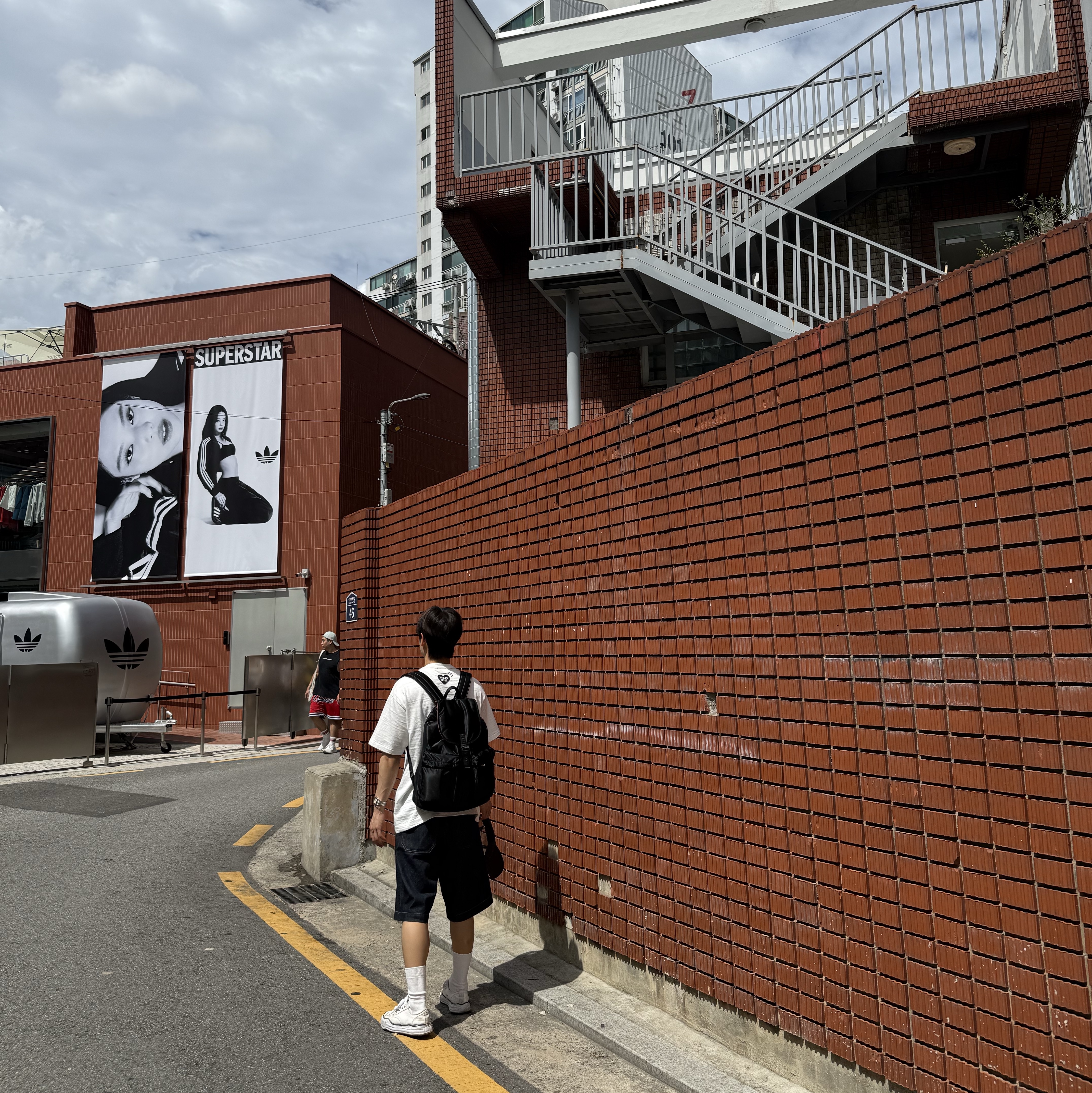 Porter All New Tanker Rucksack Black, Maison Mihara Yasuhiro Peterson OG Sole Canvas Low Sneakers White 착용 스타일