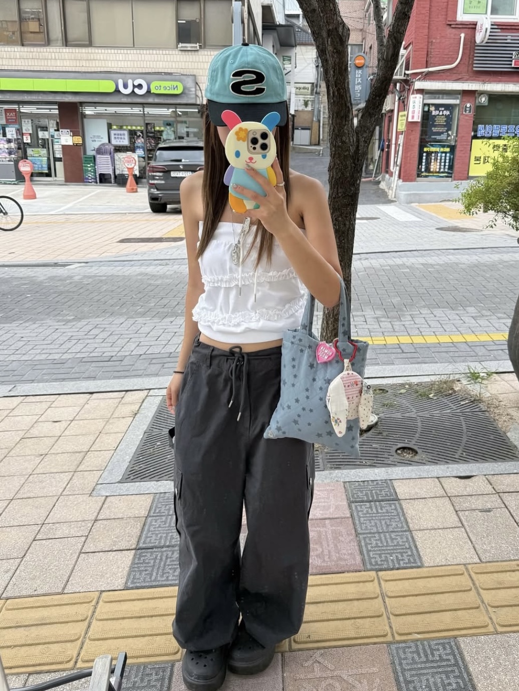 COYSEIO Milky Star Tote Bag Sky Blue, Crocs Stomp Clog Black 착용 스타일