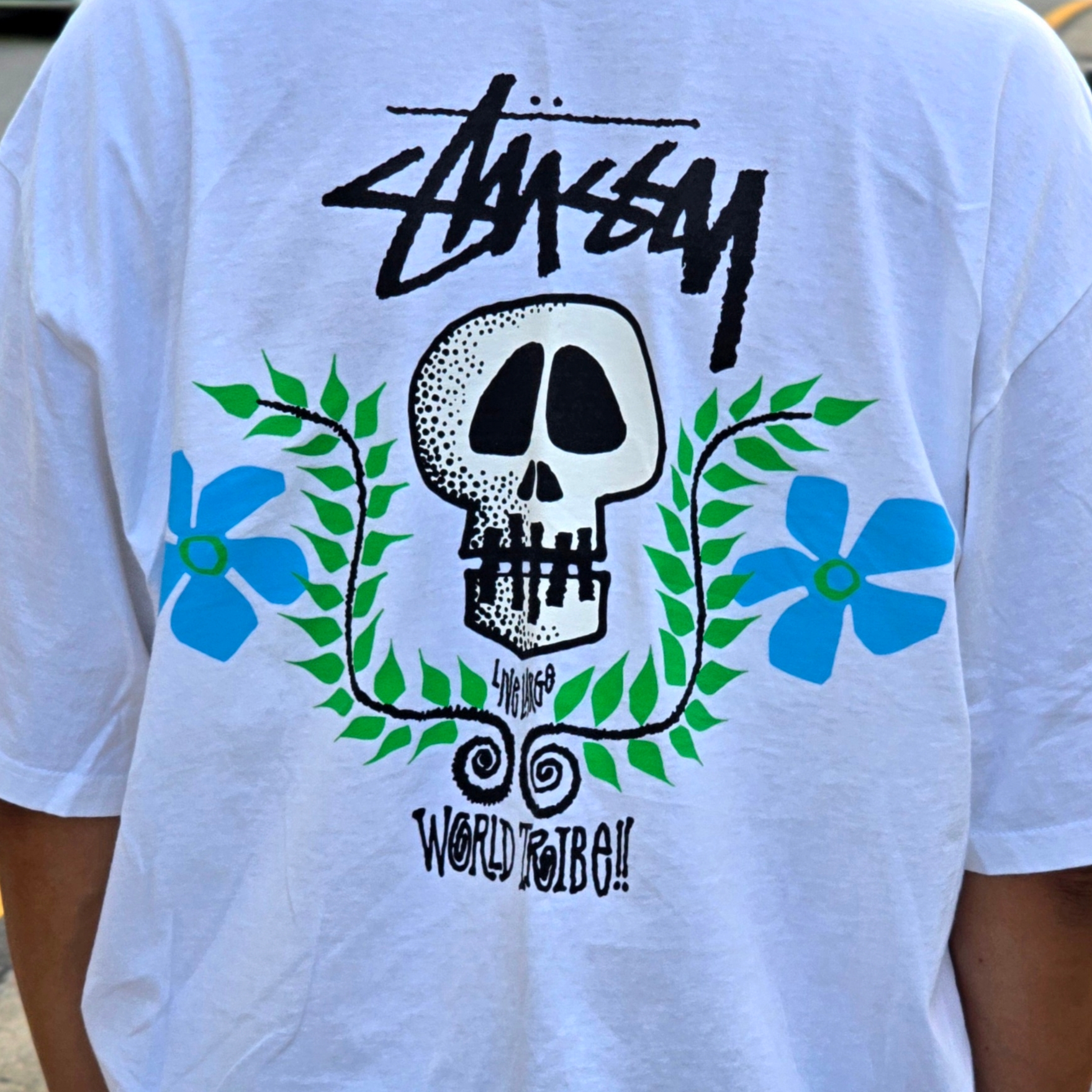 Stussy Skull Crest T-Shirt White 착용 스타일 - 2