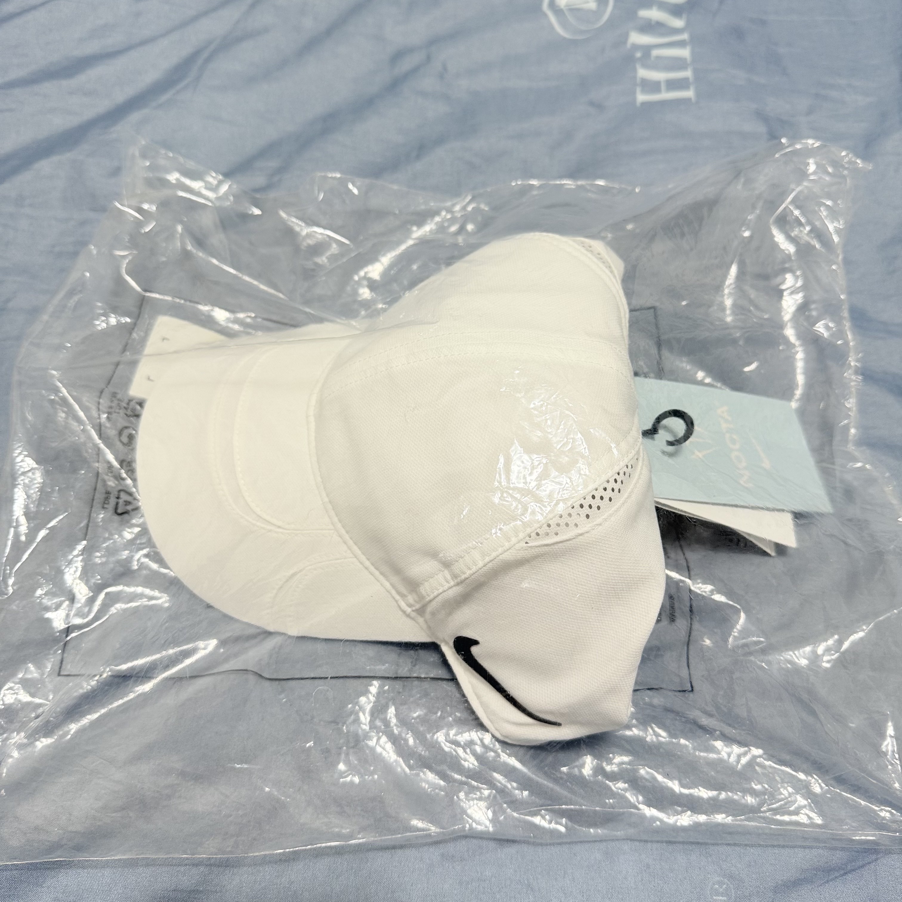 Nike x Drake Nocta Club Cap White 착용 스타일 - 4