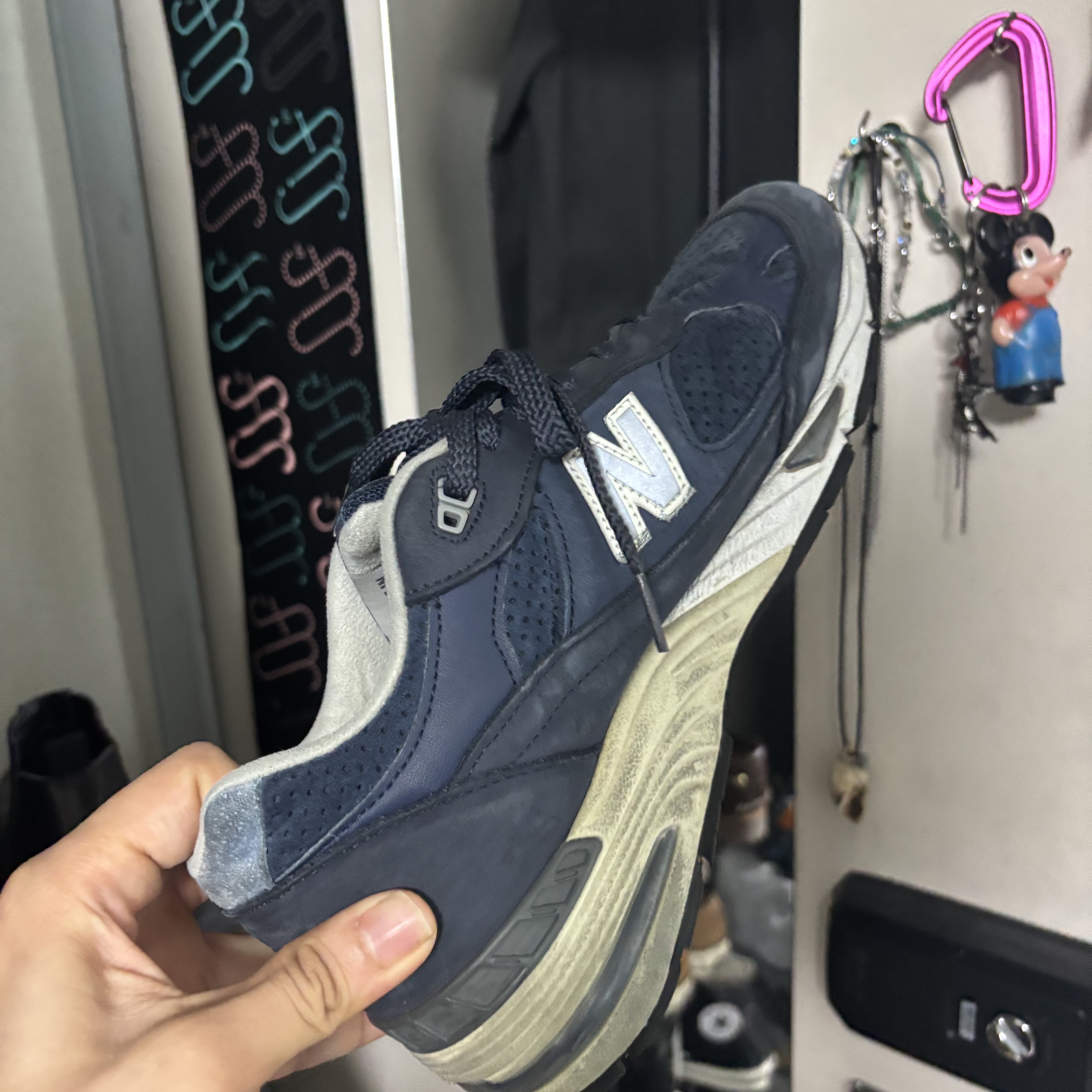New Balance 991 Made in UK Navy Leather 착용 스타일 - 3