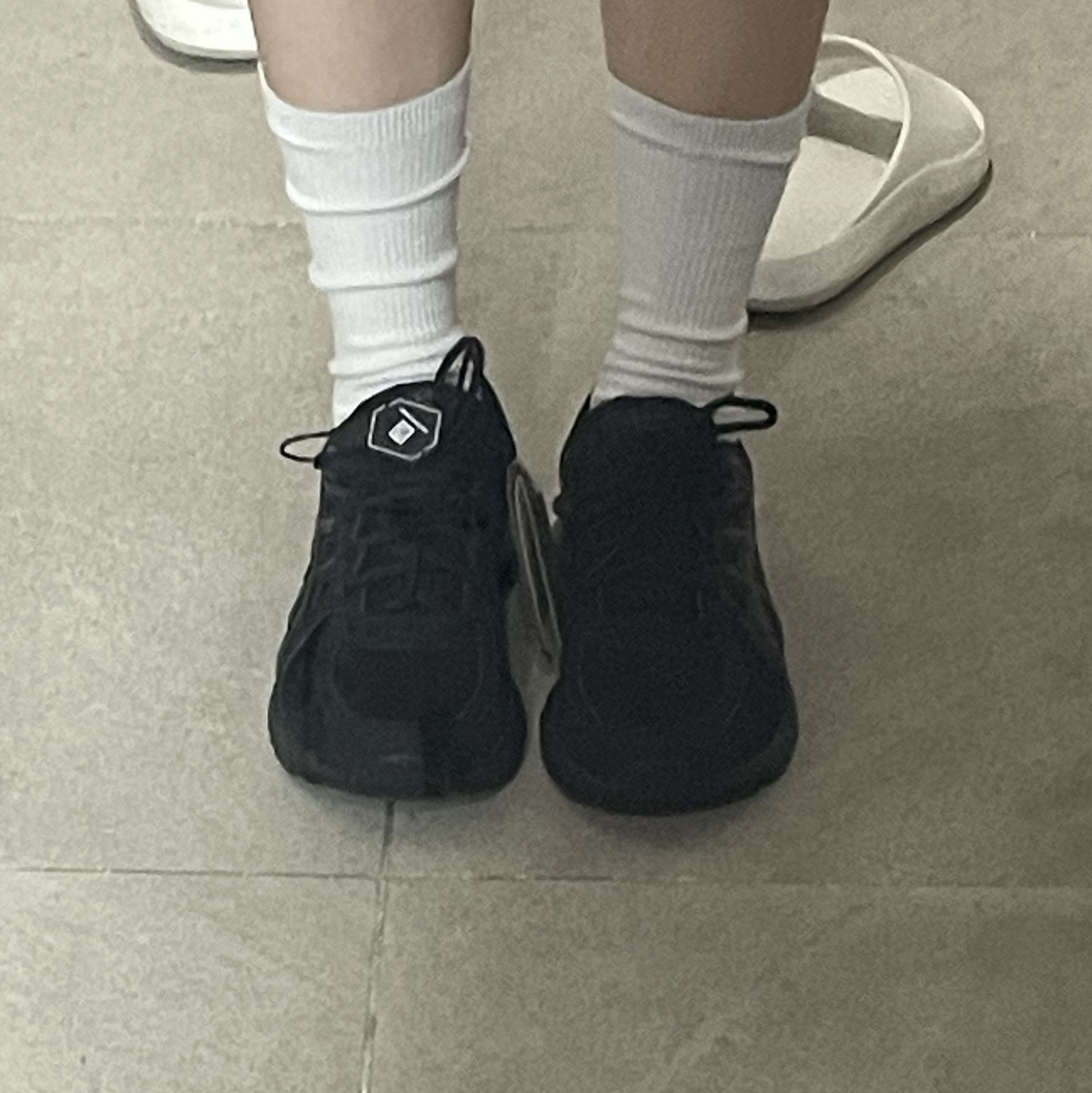 Asics Jog 100 2 Black 착용 스타일 - 2