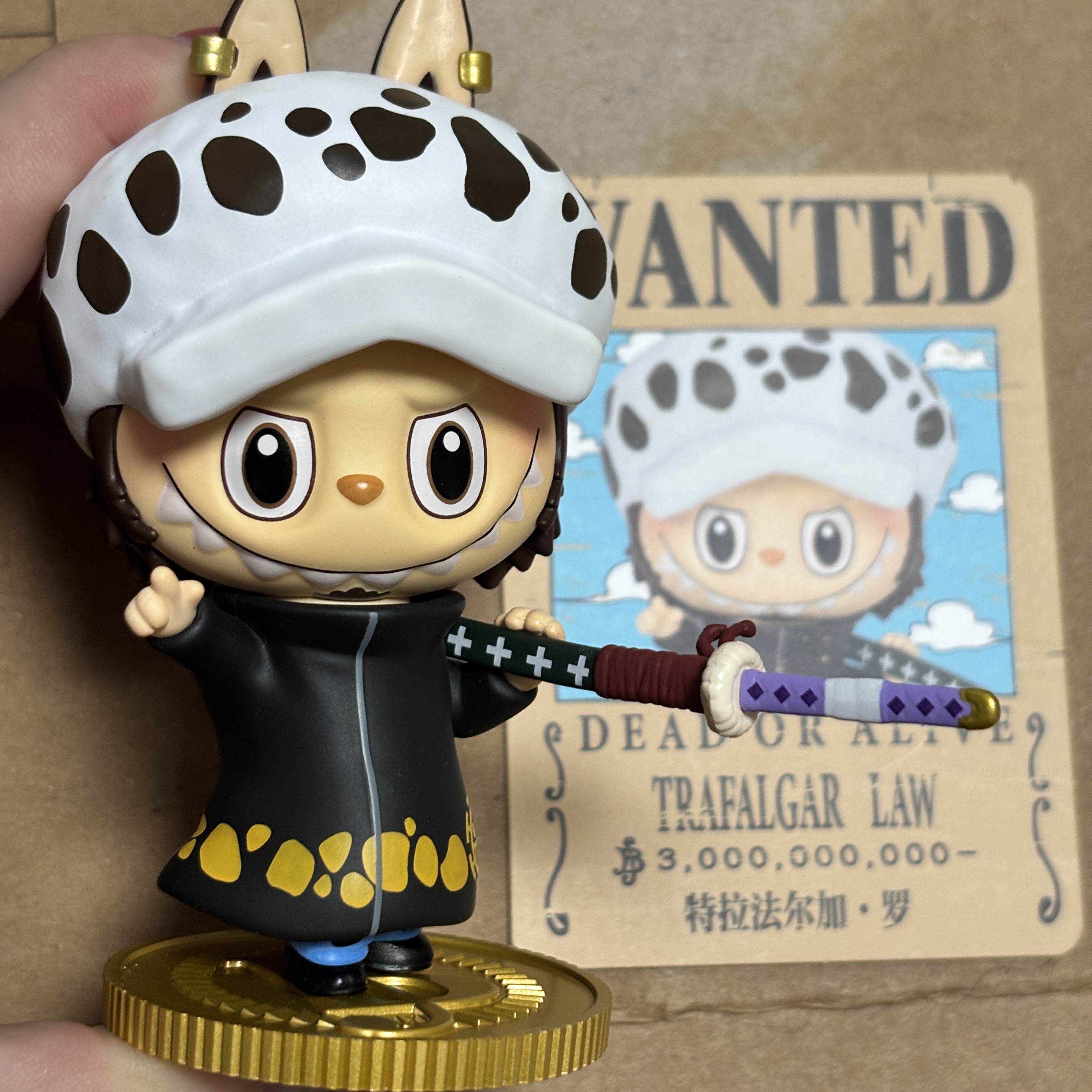 Pop Mart Labubu The Monsters x One Piece Series Figures Sealed Case (1 Blind Box) 착용 스타일