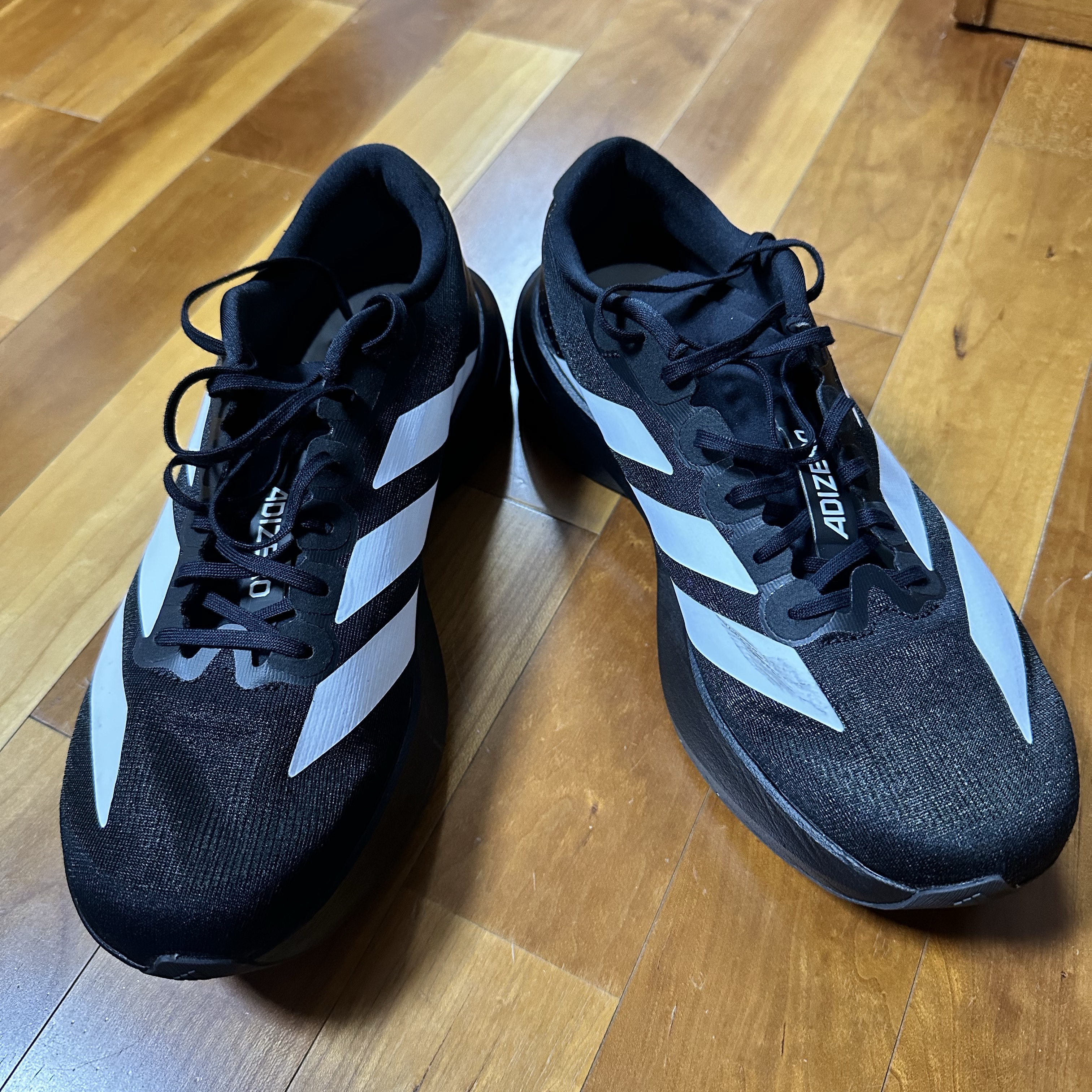 Adidas Adizero EVO SL Core Black Cloud White 착용 스타일