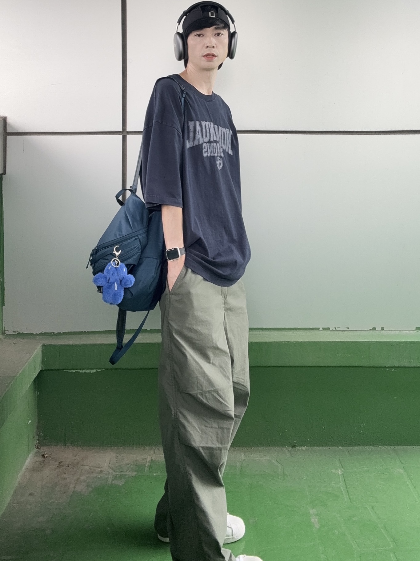 Adidas Superstar White Black, Uniqlo C Wide Parachute Pants Olive - KR 착용 스타일 - 7