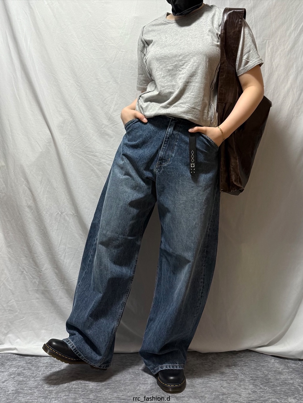 Hatchingroom Wide Curve Jeans Washed Blue, Dr. Martens 1461 Smooth Black 착용 스타일 - 1
