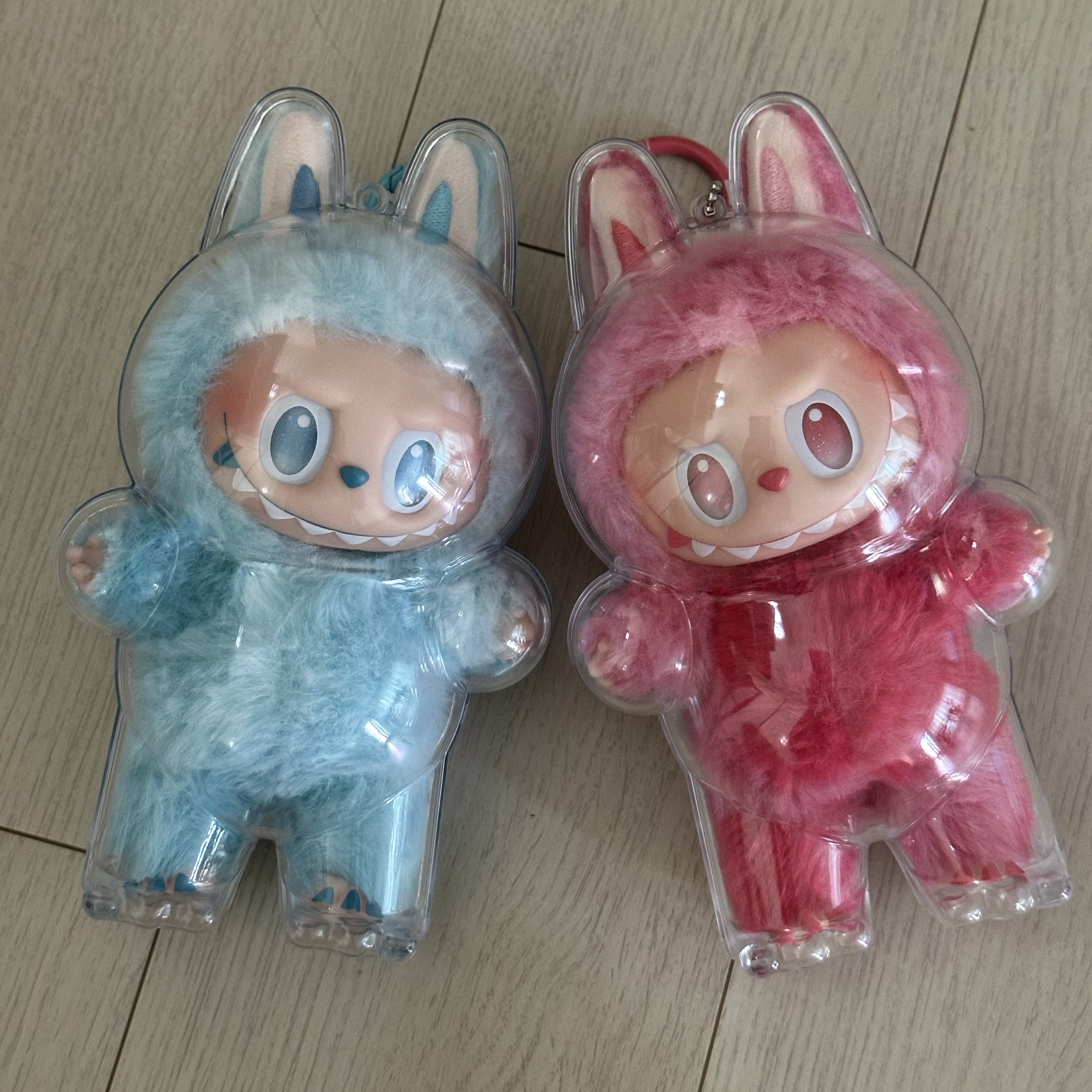 Pop Mart Labubu The Monsters Highlight Series Hope Keyring (Opened Case), Pop Mart Labubu The Monsters Highlight Series Love Keyring (Opened Case) 착용 스타일 - 3