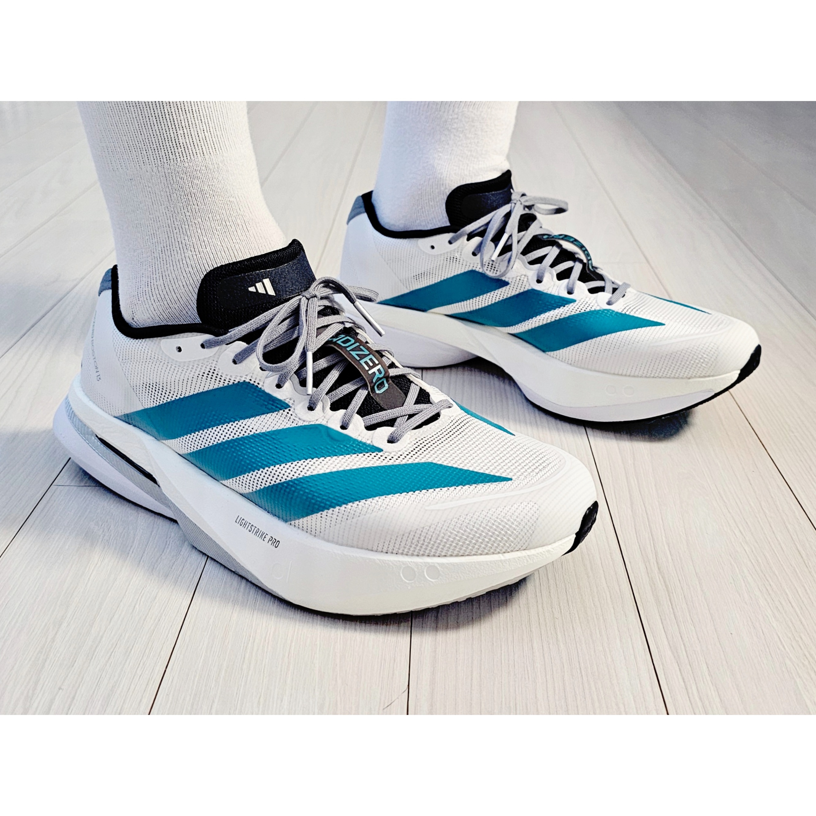 Adidas Adizero Boston 13 Cloud White Pure Teal 착용 스타일 - 1