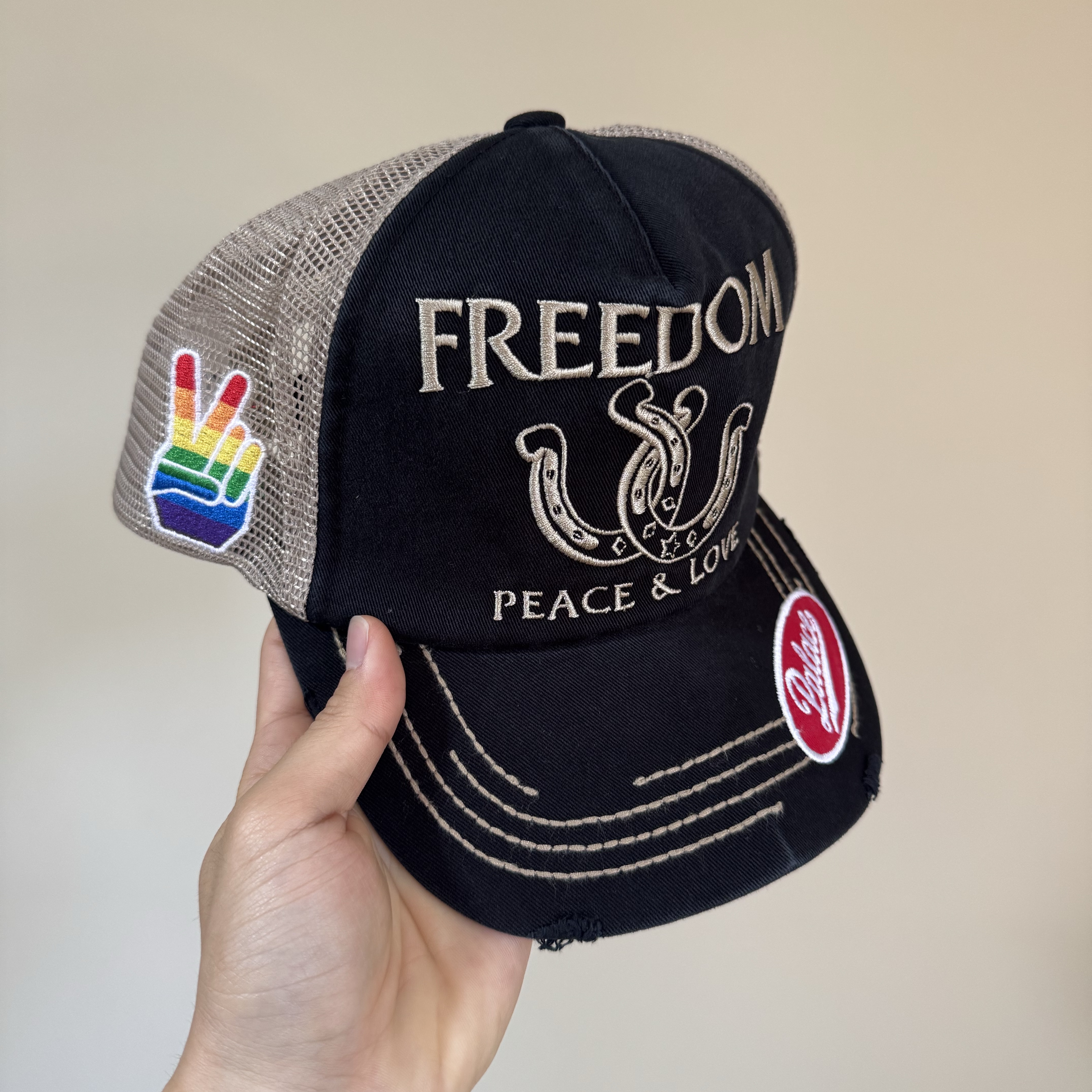 Palace Freedom Distressed Trucker Black - 25FW 착용 스타일 - 3