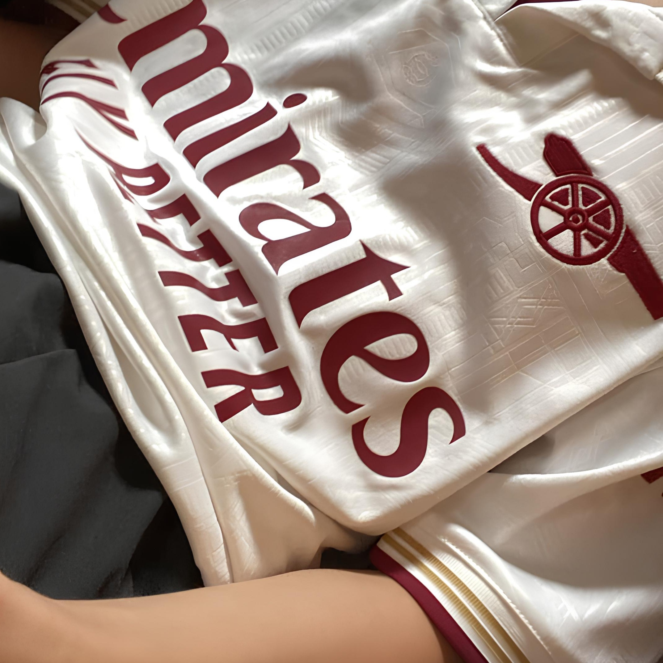 Adidas Arsenal 2025/26 3rd Jersey Cloud White Team Coll Burgundy 2 - KR Sizing (Non Marking Ver.) 착용 스타일
