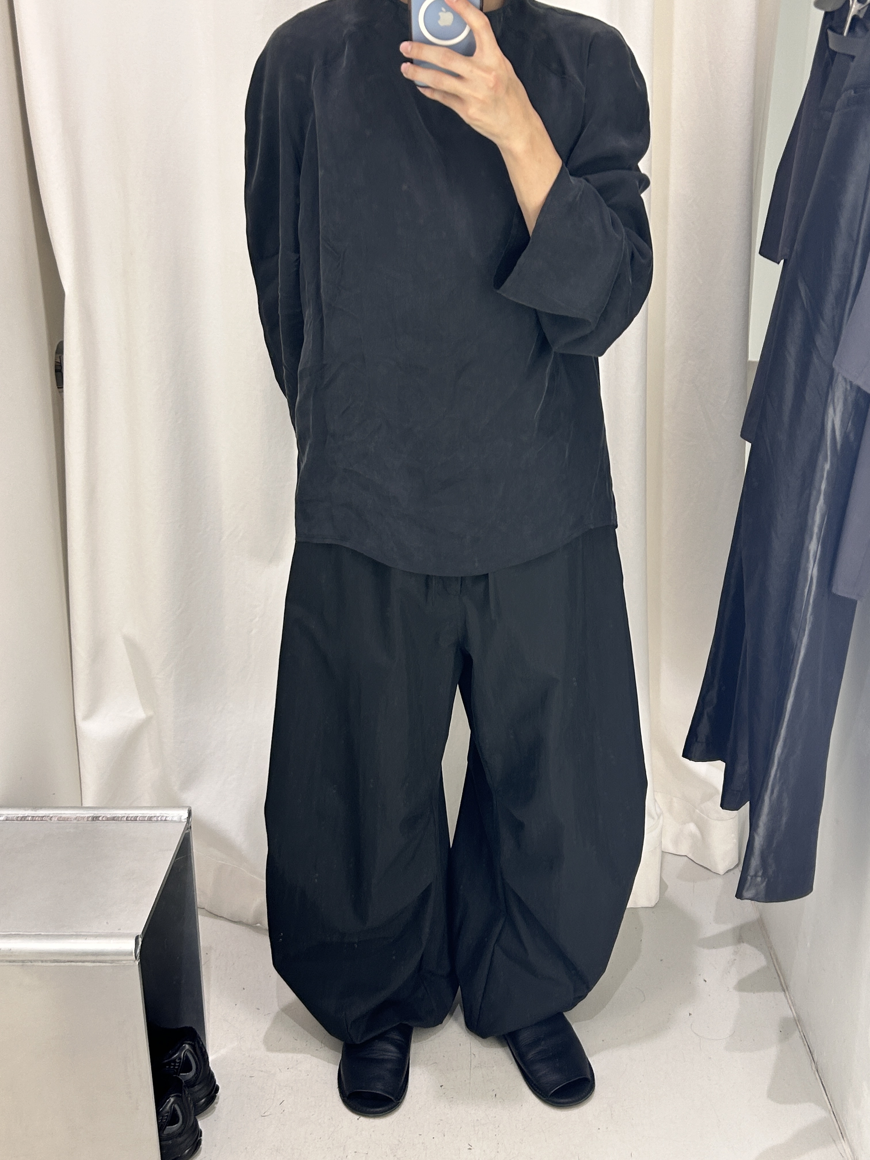 Amomento Drawstring Denim Pants Black, Adidas x Raf Simons New Runner Black 착용 스타일 - 1
