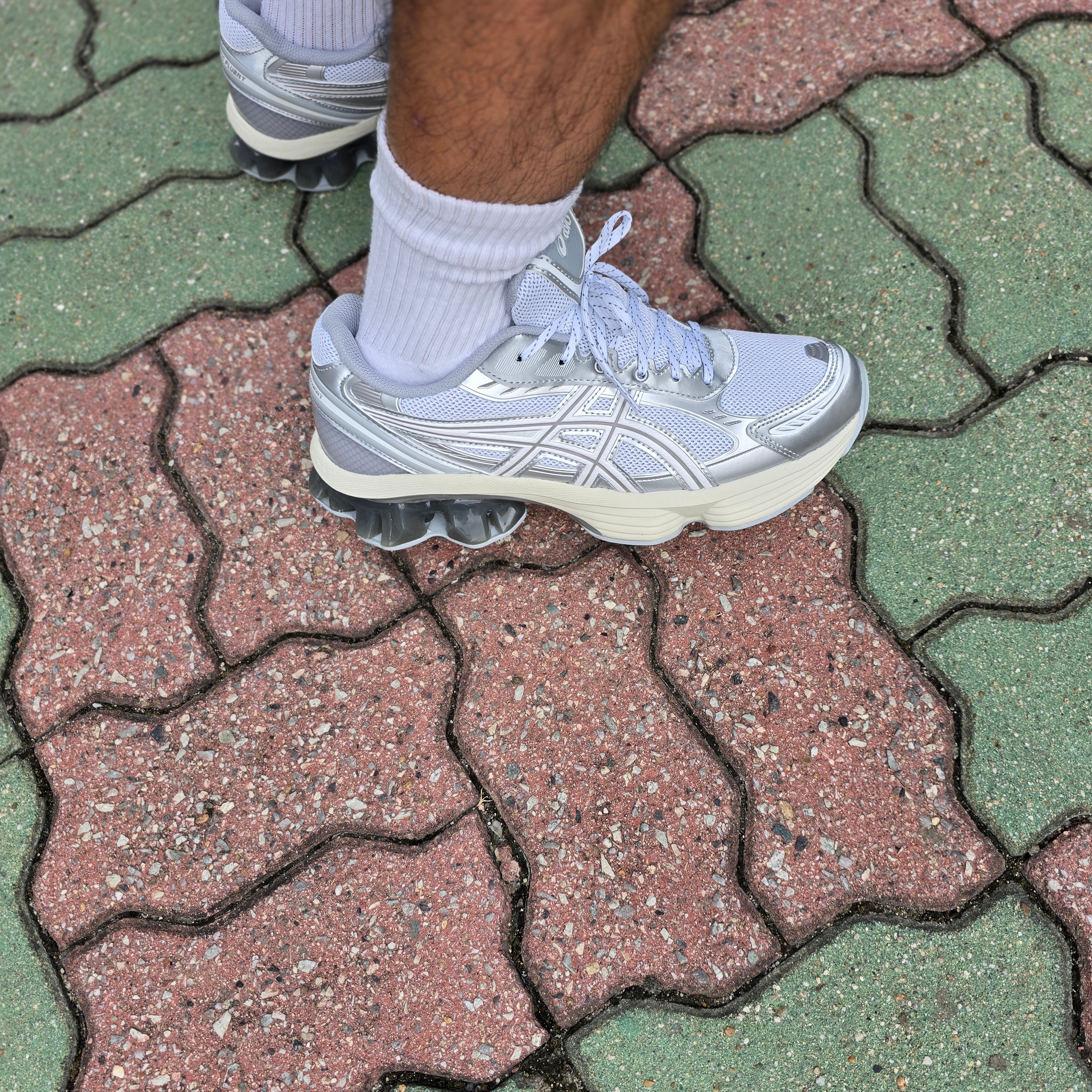 Asics Gel-Kinetic Fluent White 착용 스타일 - 2