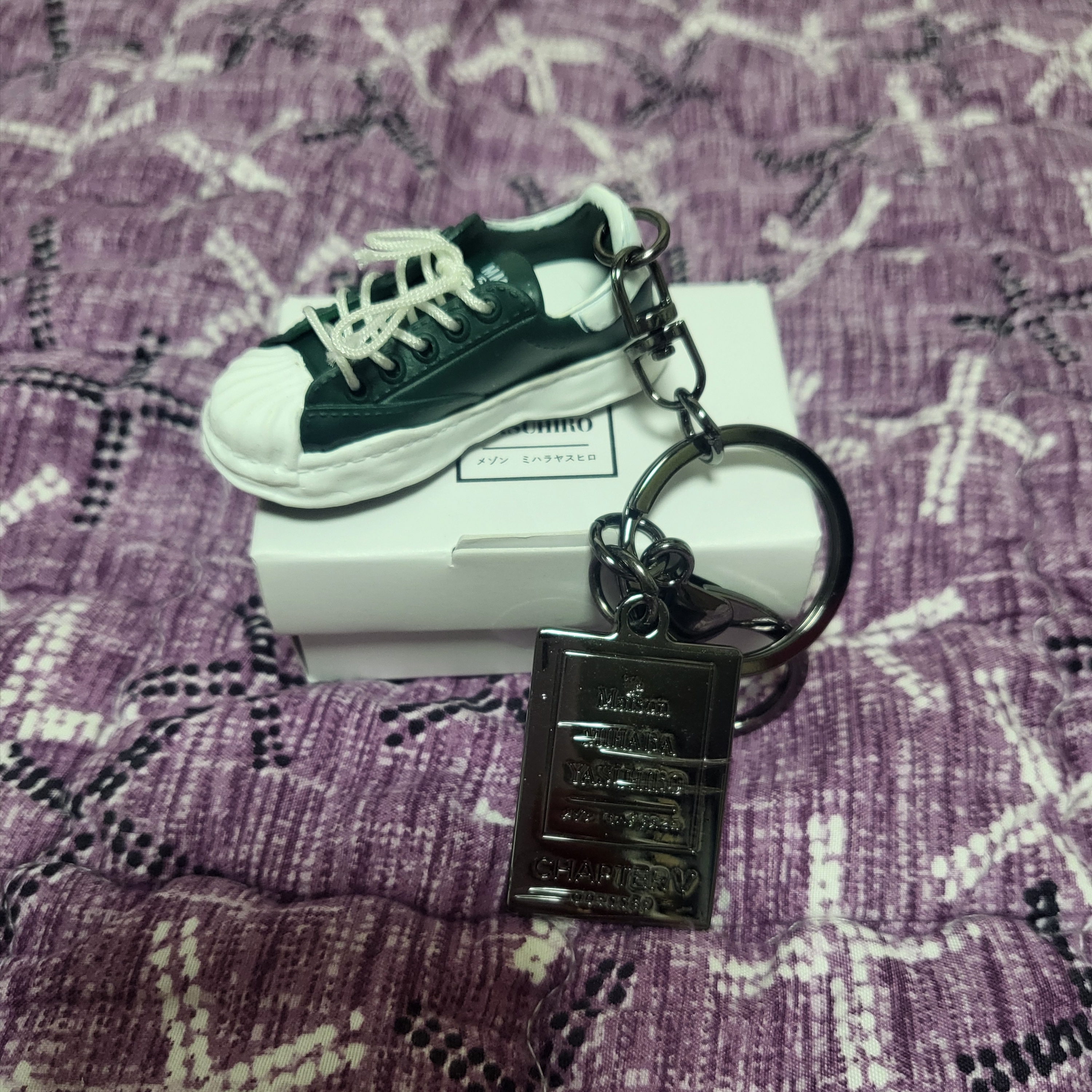 Odyssey x Maison Mihara Yasuhiro Blakey Keyring Green 착용 스타일