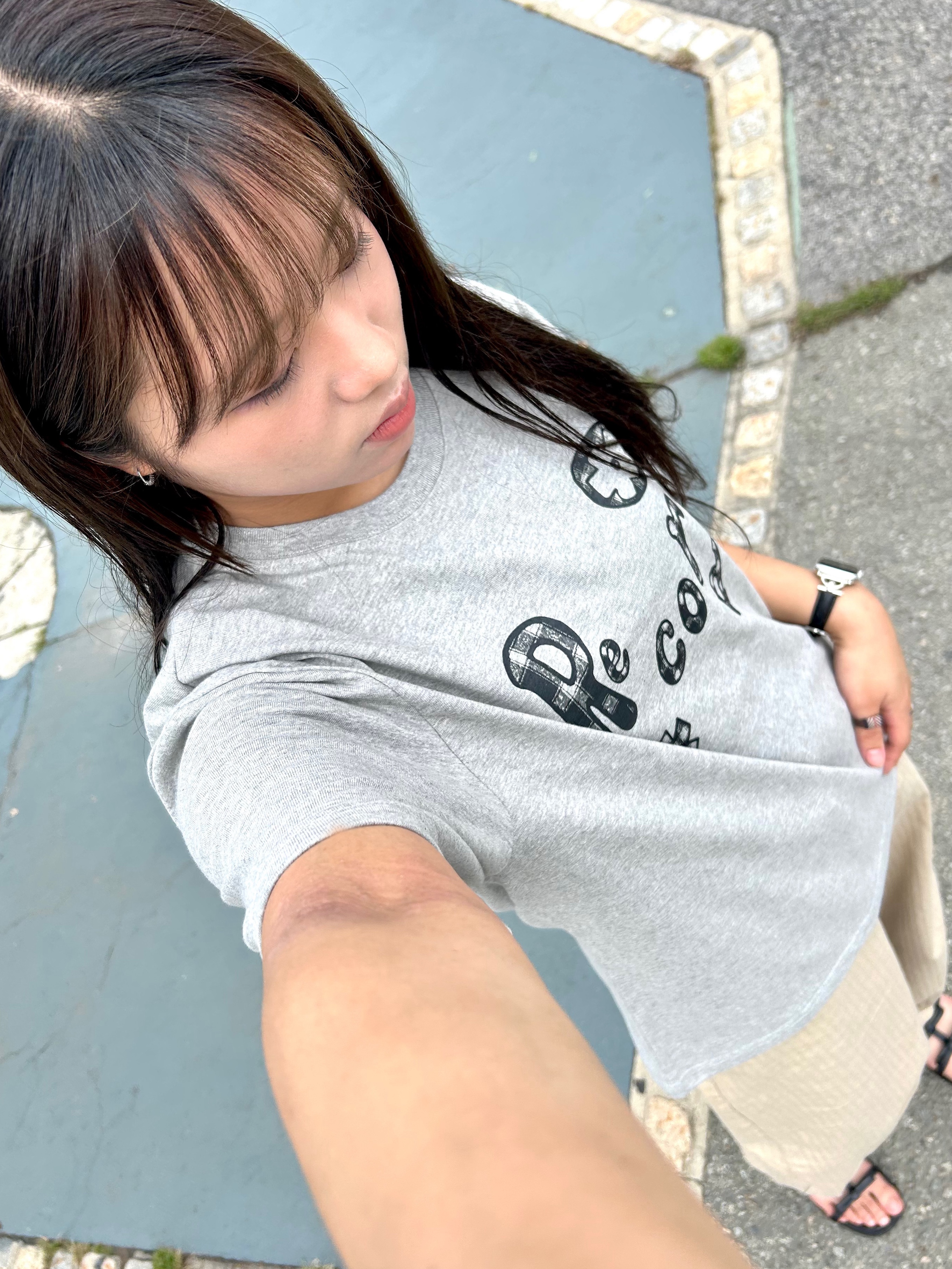 SLOW RECORD HOUSE Typo Play Record T-Shirt Gray 착용 스타일 - 3