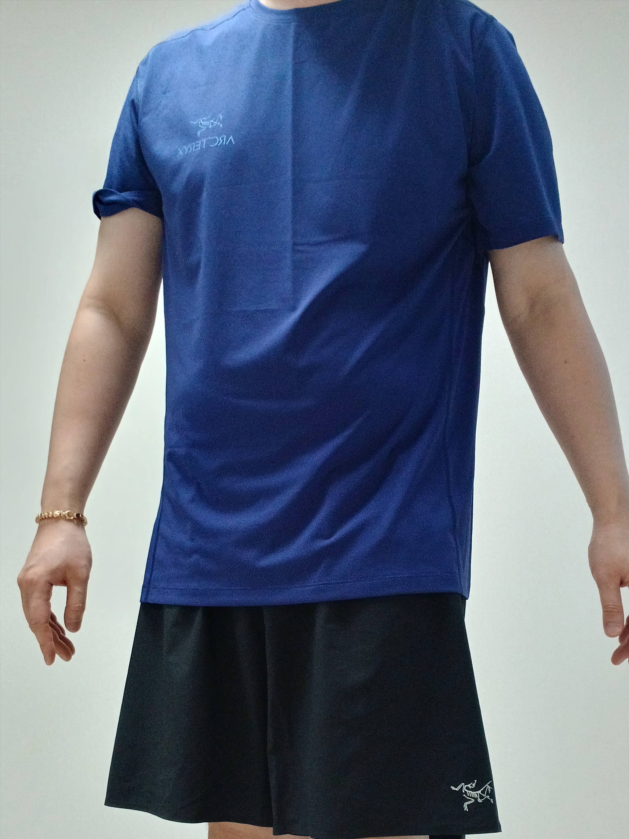 Arc'teryx Motus Arcword Crew SS T-Shirt Soulsonic Heather, Arc'teryx Norvan Shorts 7 Inch Black 착용 스타일 - 6